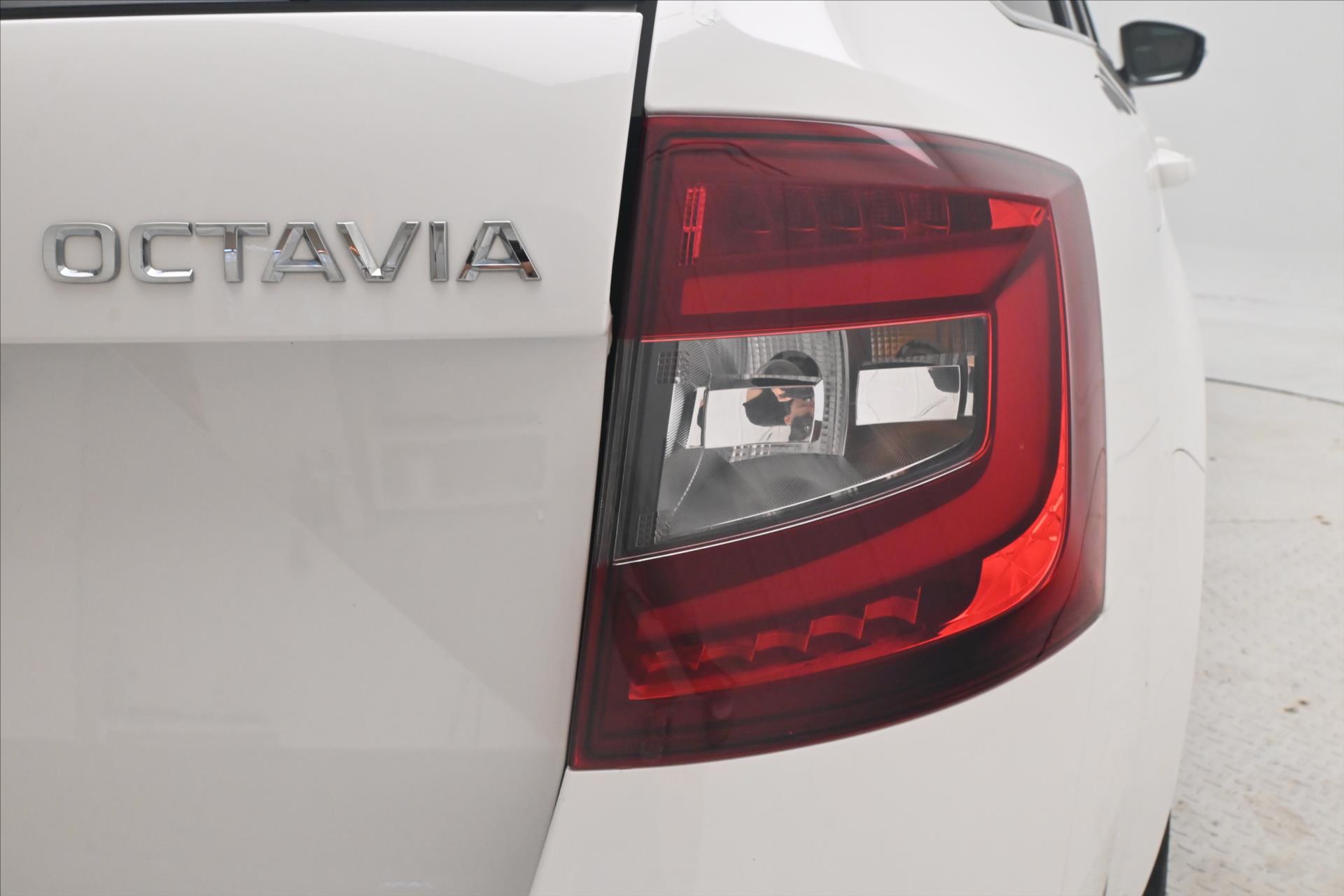 Hlavní fotografie vozu Škoda Octavia 1,5 TSI 110kW Style Záruka až 5 let (28)
