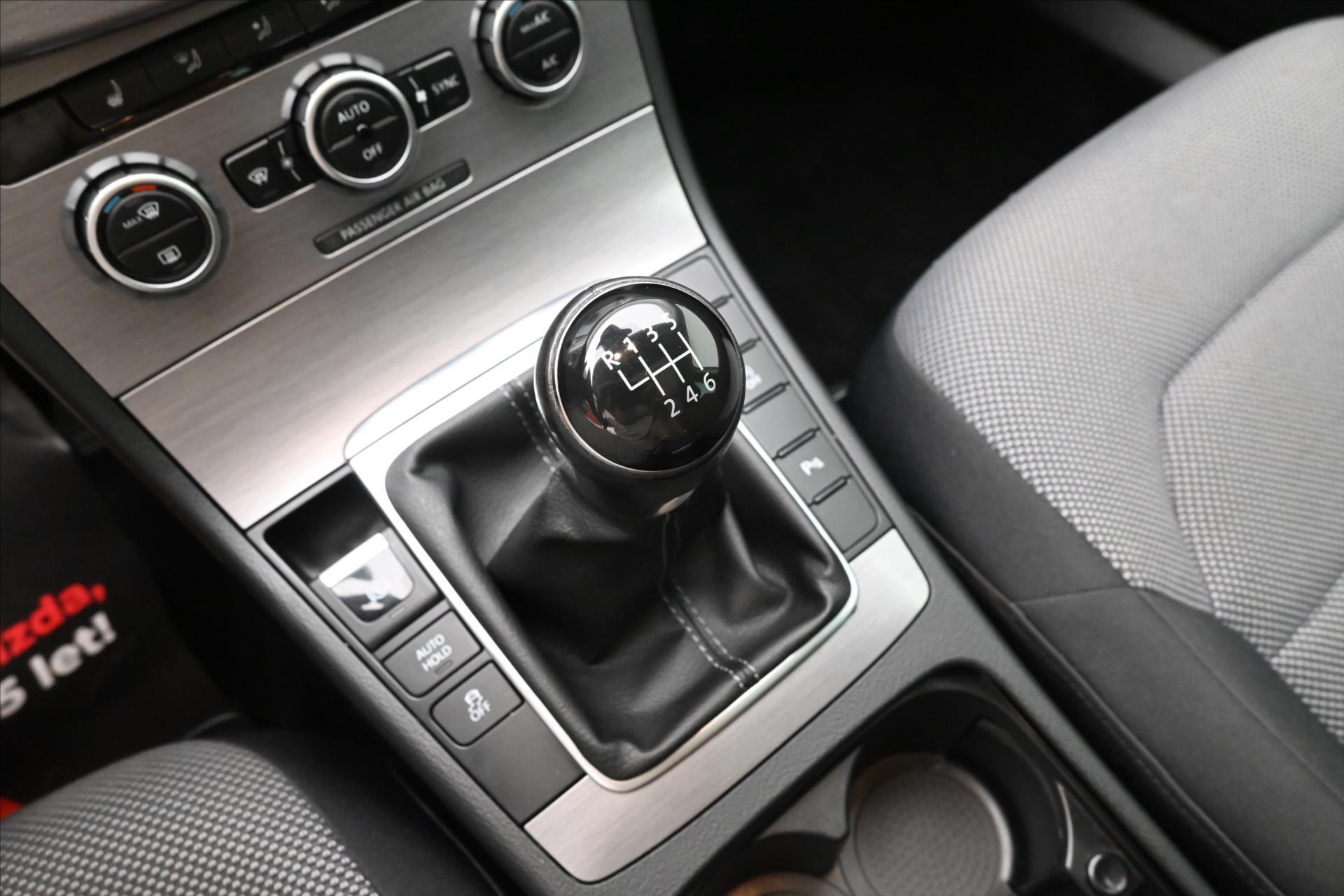 Hlavní fotografie vozu Volkswagen Passat 2,0 TDI 103kW Business Edition Panorama Záruka (22)