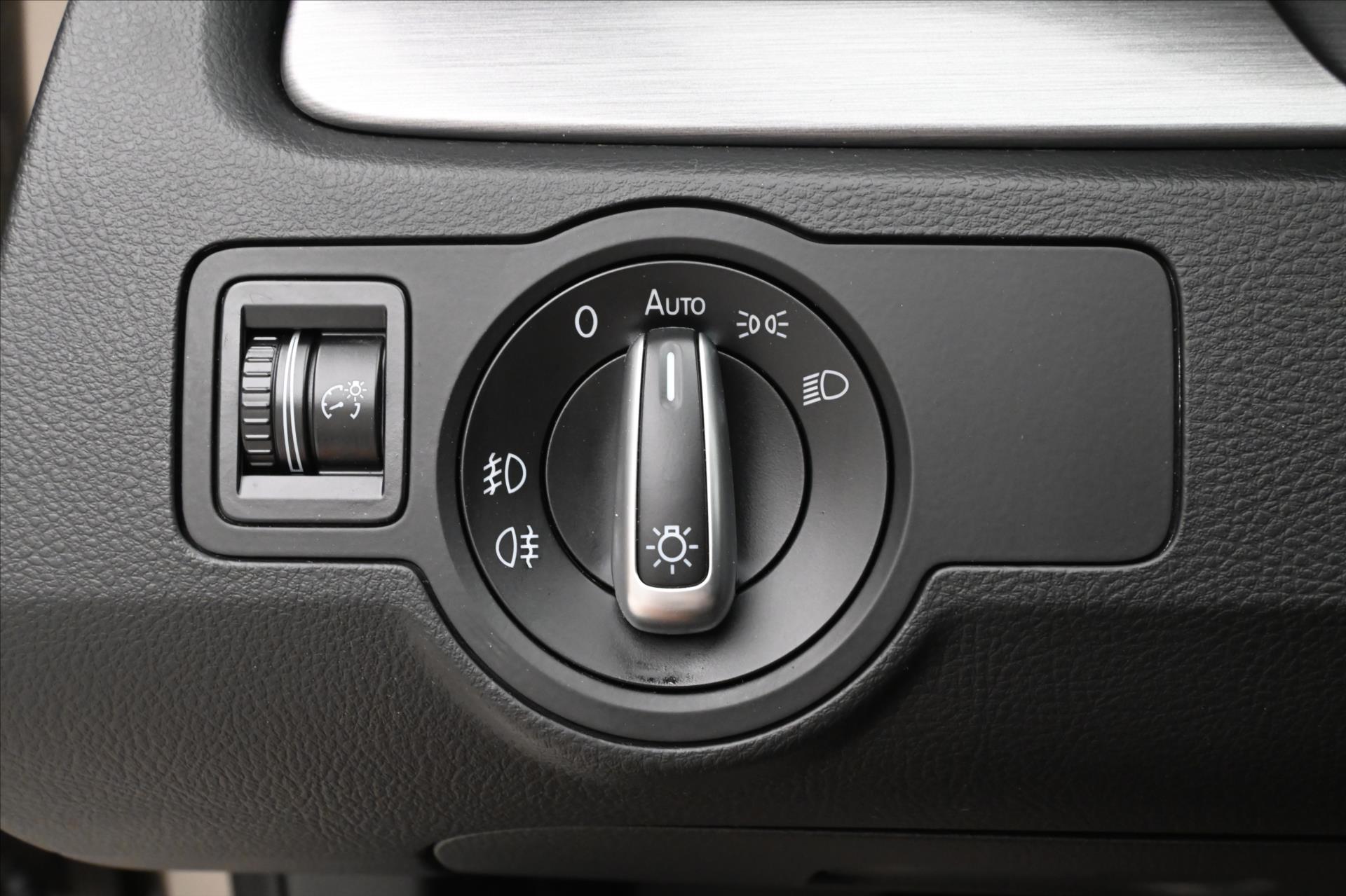 Hlavní fotografie vozu Volkswagen Passat 2,0 TDI 103kW Business Edition Panorama Záruka (26)