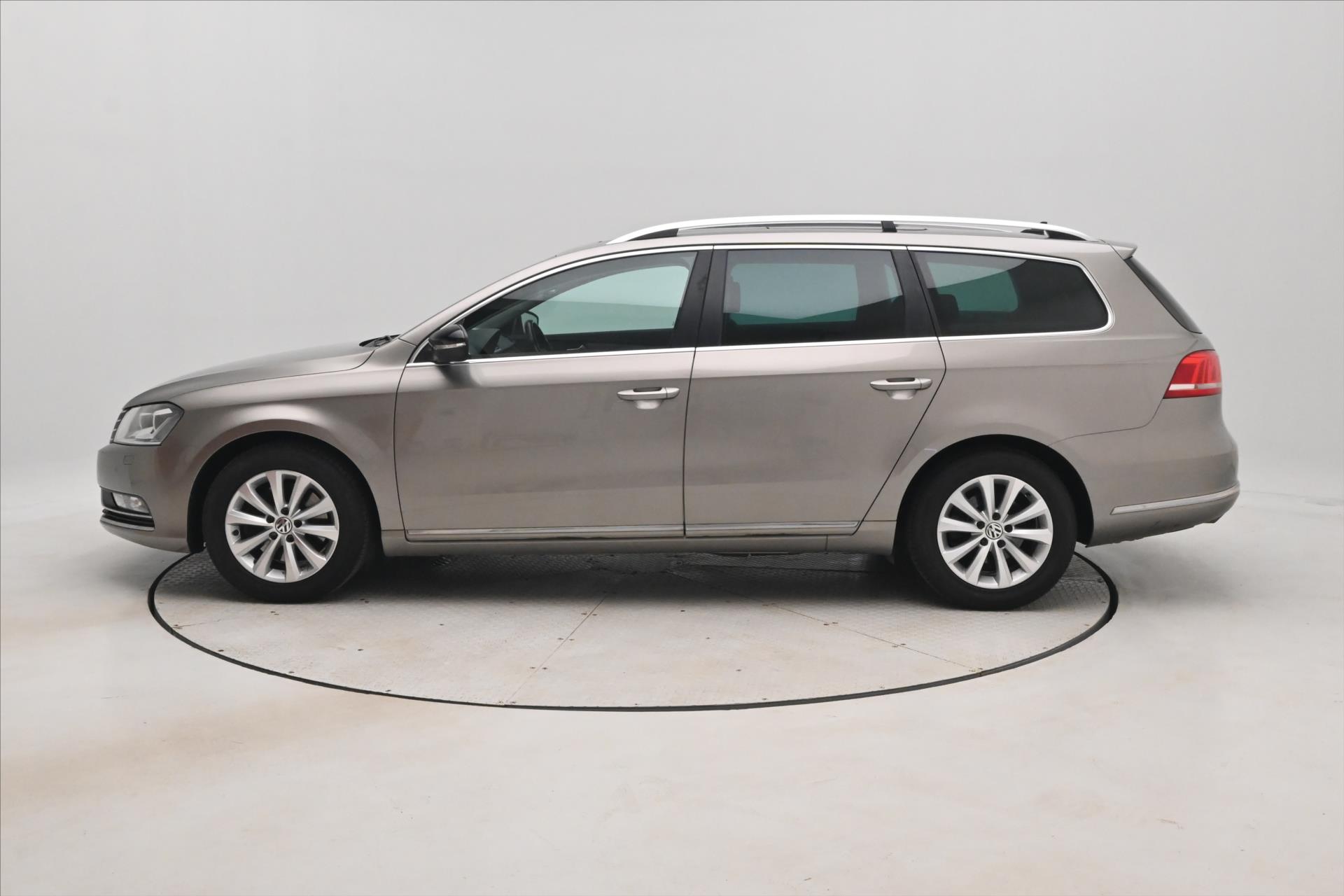 Hlavní fotografie vozu Volkswagen Passat 2,0 TDI 103kW Business Edition Panorama Záruka (8)