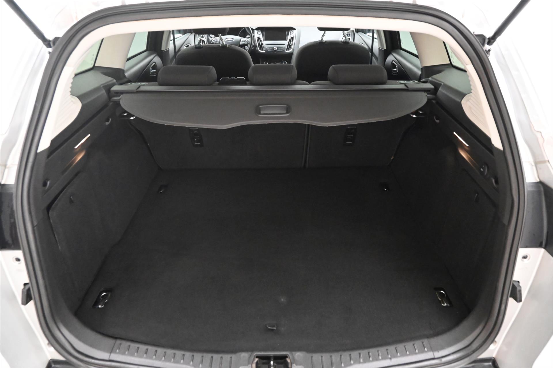 Hlavní fotografie vozu Ford Focus 1,5 TDCi 88 kW (10)