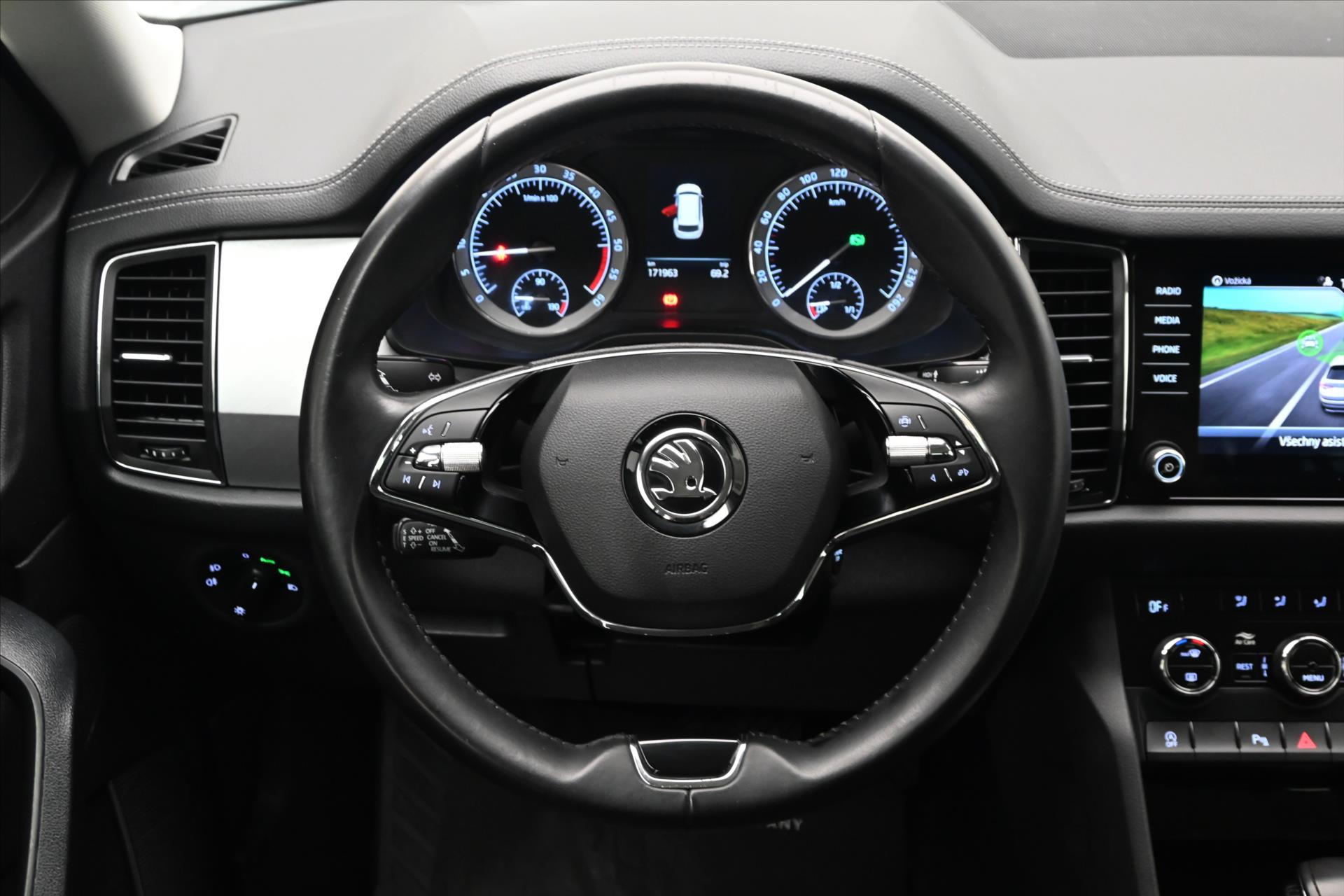 Hlavní fotografie vozu Škoda Kodiaq 2,0 TDI 110kW DSG Ambition Záruka až 5 let (18)