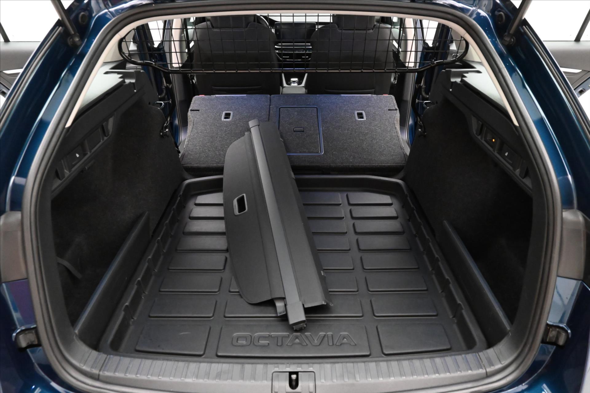 Hlavní fotografie vozu Škoda Octavia 2,0 TDI 110kW DSG Style Záruka až 5 let (11)