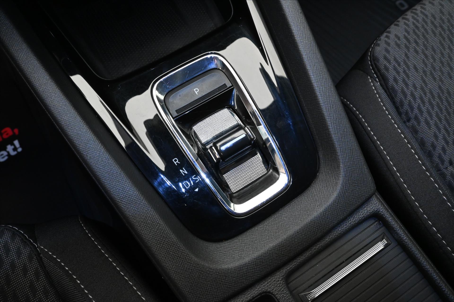 Hlavní fotografie vozu Škoda Octavia 2,0 TDI 110kW DSG Style Záruka až 5 let (23)