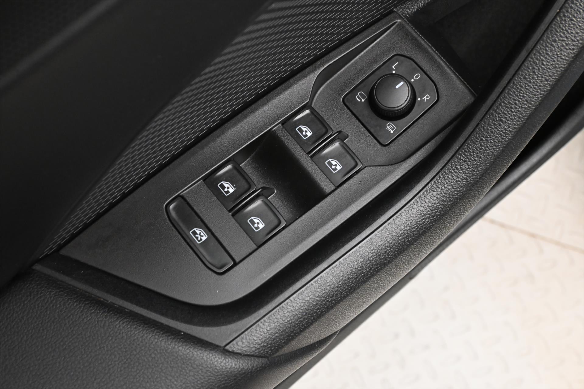 Hlavní fotografie vozu Škoda Octavia 2,0 TDI 110kW DSG Style Záruka až 5 let (26)
