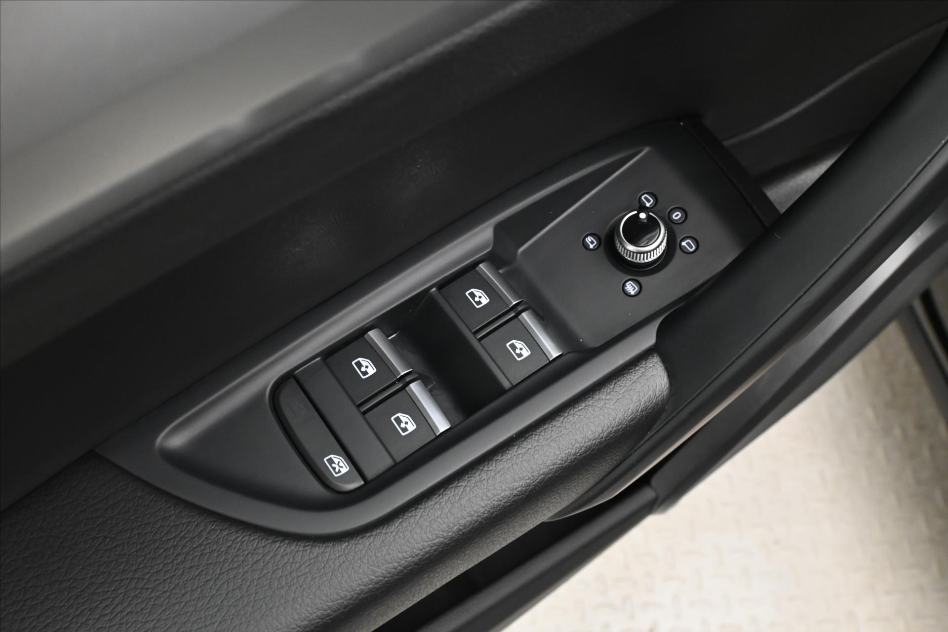 Hlavní fotografie vozu Audi Q5 2,0 40TDI 150kW 4x4 S-Tronic Záruka až 5 let (26)