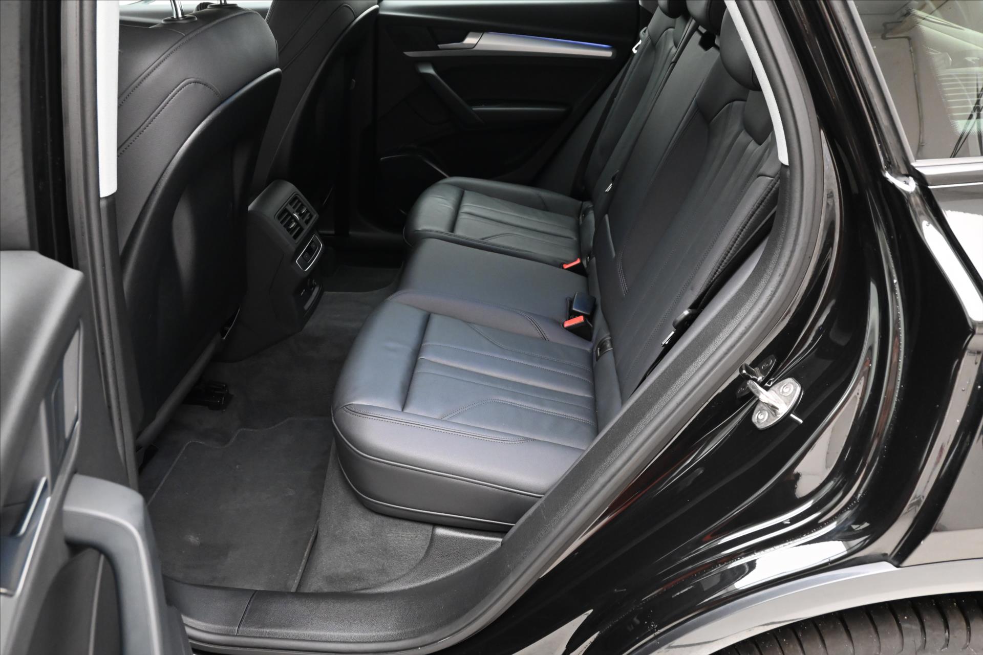 Hlavní fotografie vozu Audi Q5 2,0 TDI 150kW 4x4 S-Tronic Záruka až 5 let (15)
