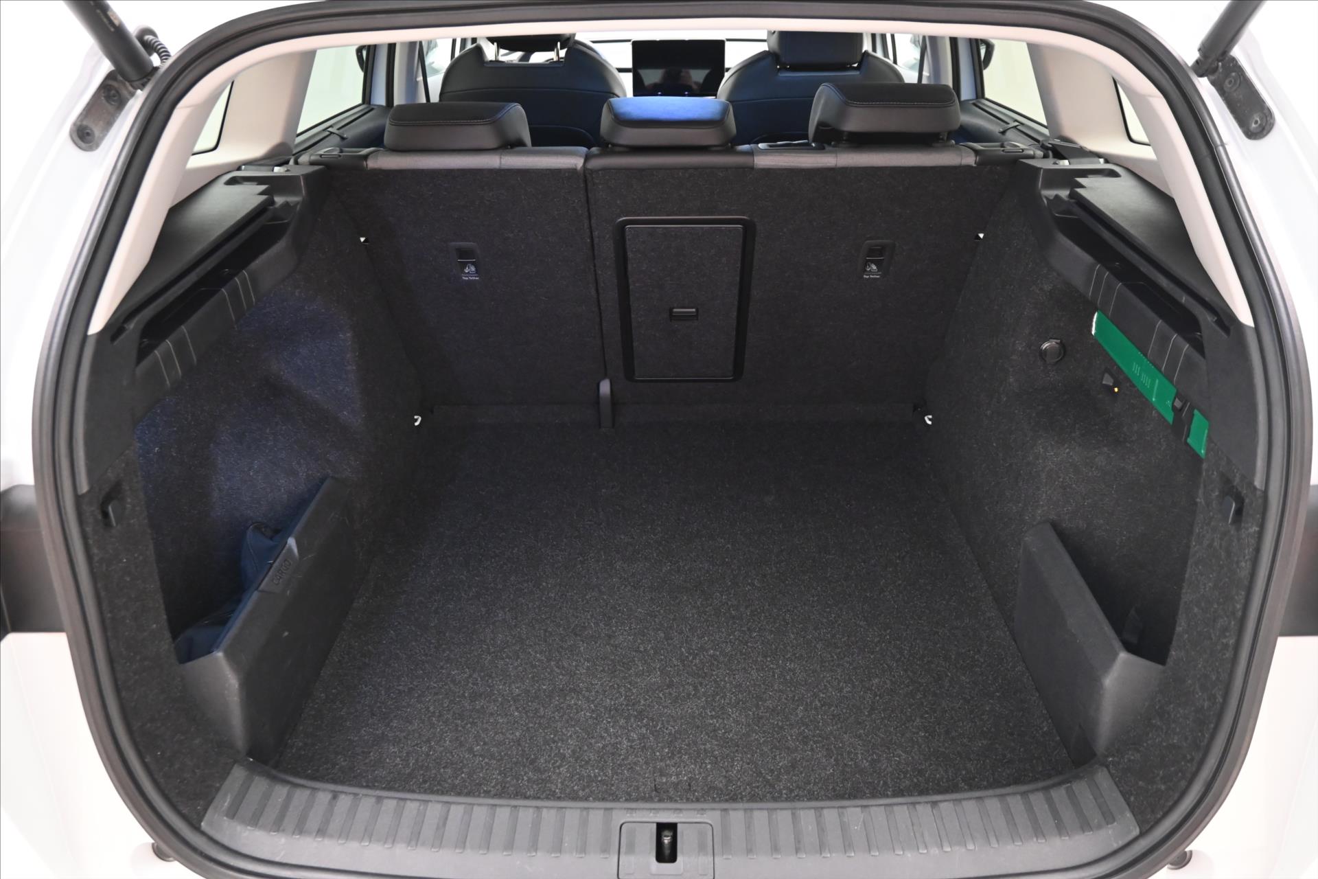 Hlavní fotografie vozu Škoda Enyaq 0,0 iV 80 150kW SoH 94,5% Záruka až 3 roky (10)