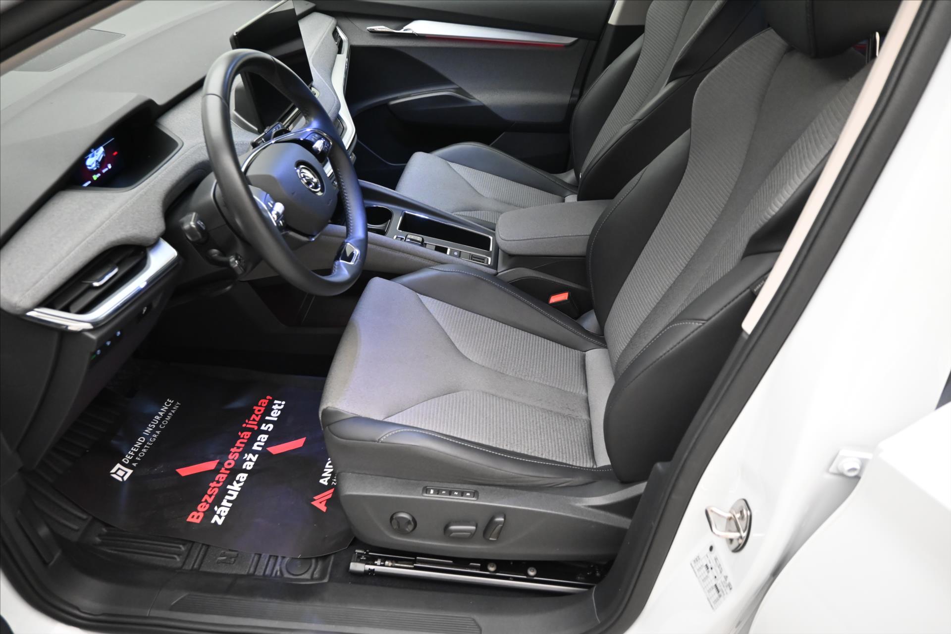 Hlavní fotografie vozu Škoda Enyaq 0,0 iV 80 150kW SoH 94,5% Záruka až 3 roky (13)