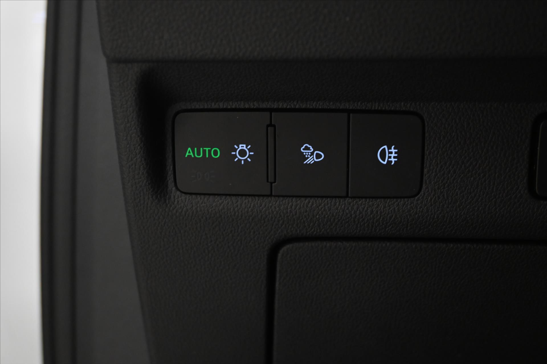 Hlavní fotografie vozu Škoda Enyaq 0,0 iV 80 150kW SoH 94,5% Záruka až 3 roky (27)