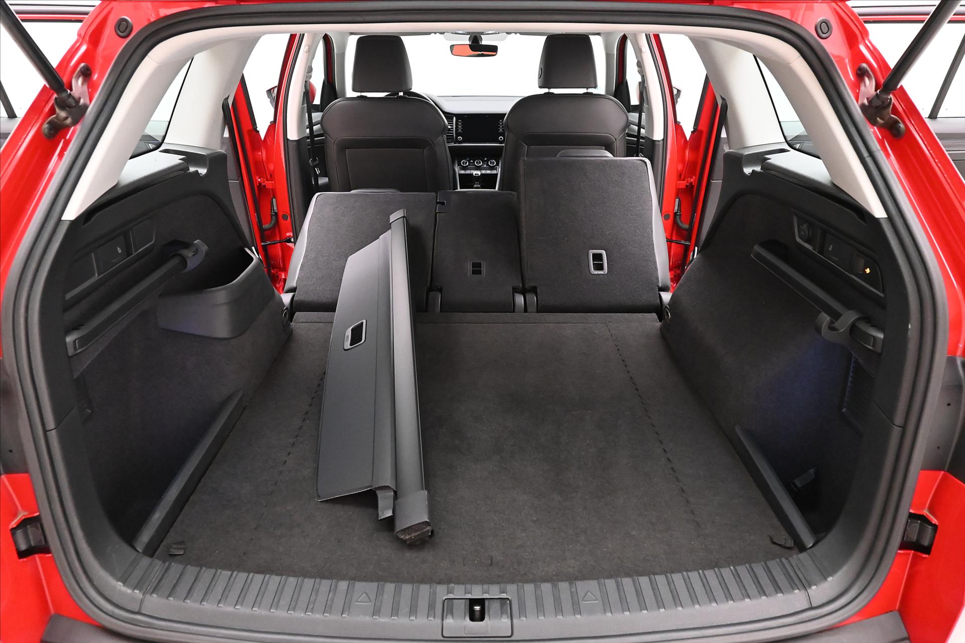 Hlavní fotografie vozu Škoda Kodiaq 1,5 TSI 110 kW TAŽNÉ NAVI Záruka až 5 let (11)