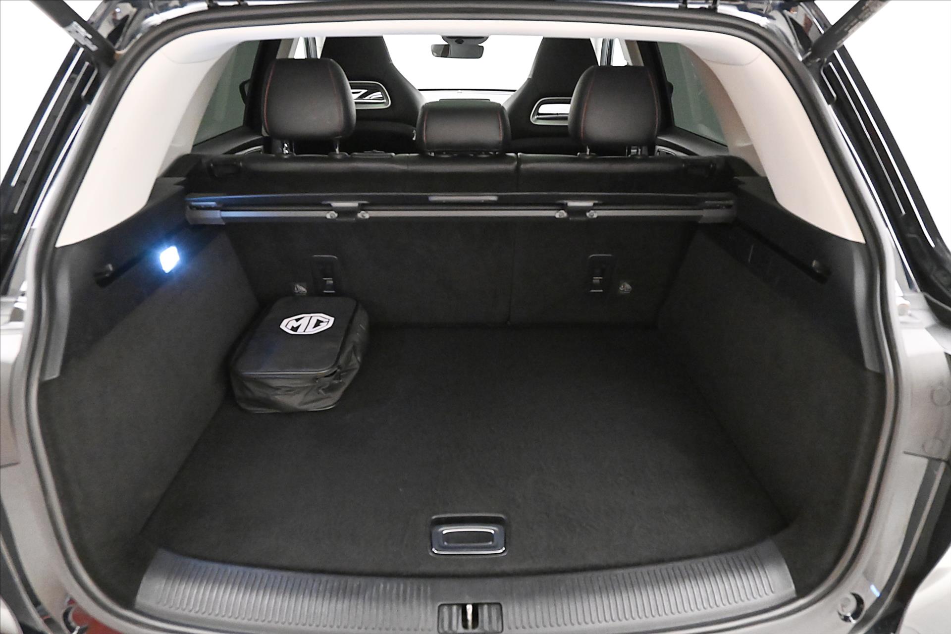 Main photo of the car Mg EHS 1.5 TGI PHEV 119kW AT Luxury Warranty up to 5 years (10)