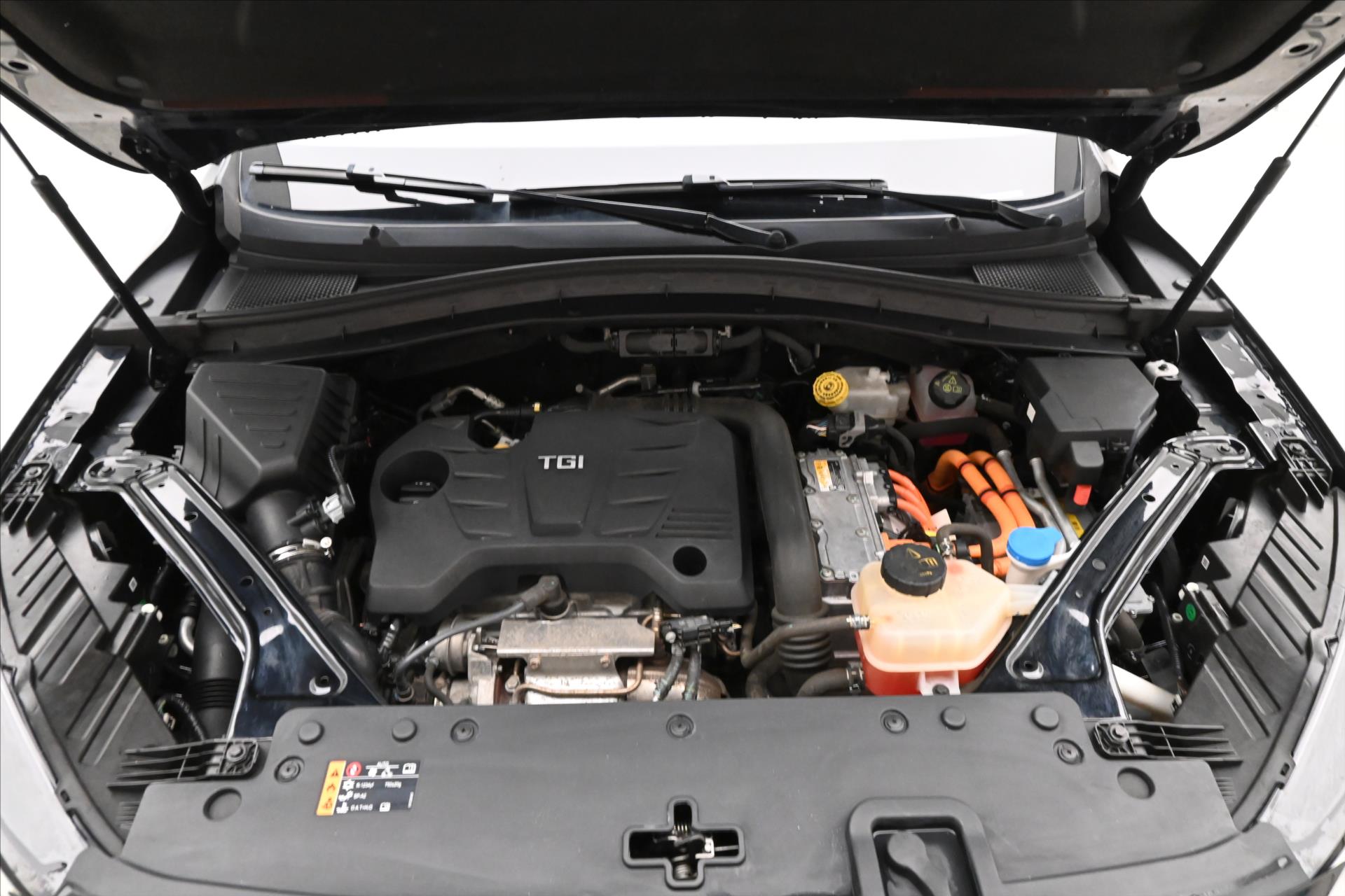 Main photo of the car Mg EHS 1.5 TGI PHEV 119kW AT Luxury Warranty up to 5 years (9)