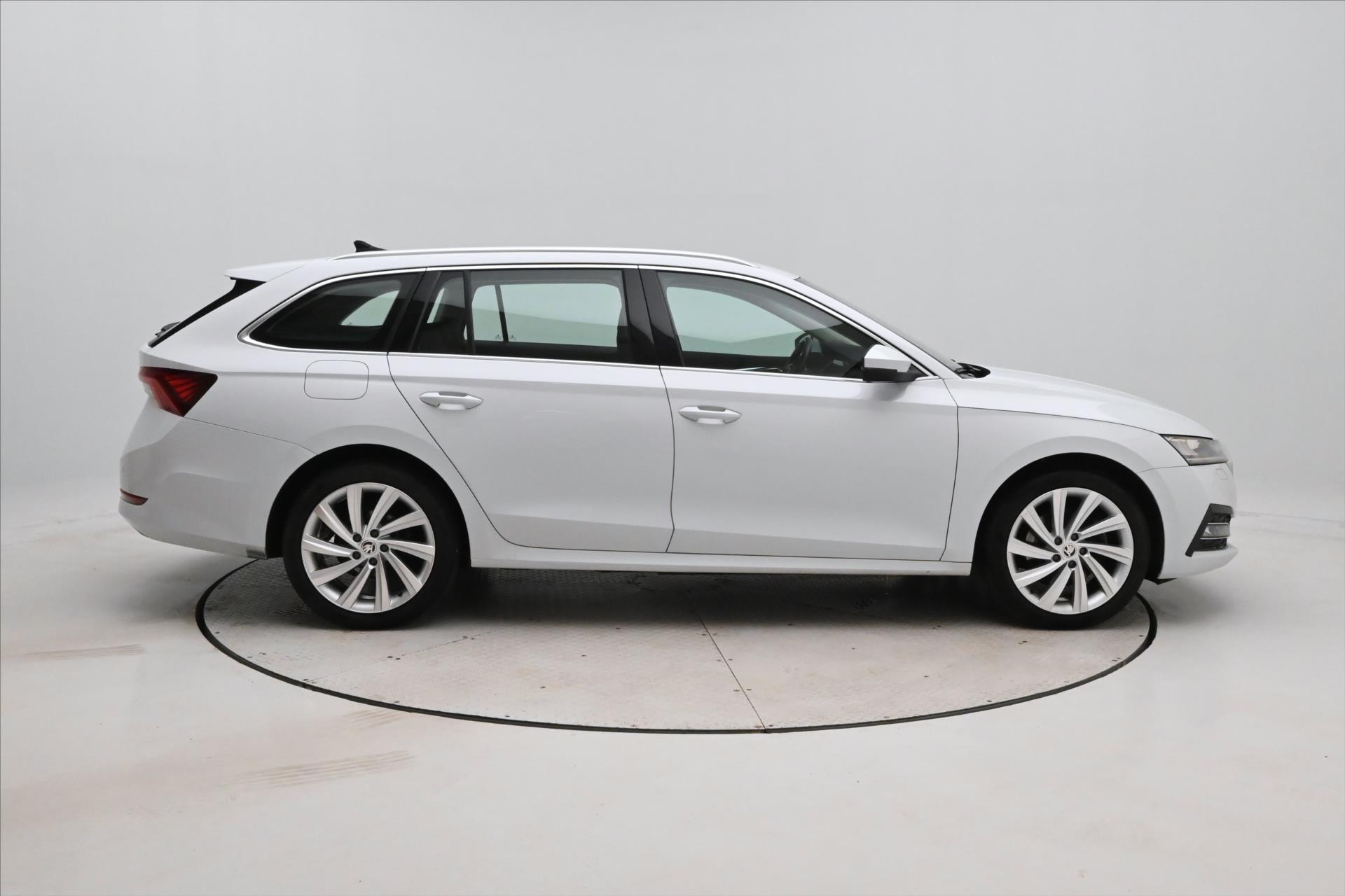 Hlavní fotografie vozu Škoda Octavia 1,4 iV TSI 110kW Style SoH 92% Záruka až 5 let (4)