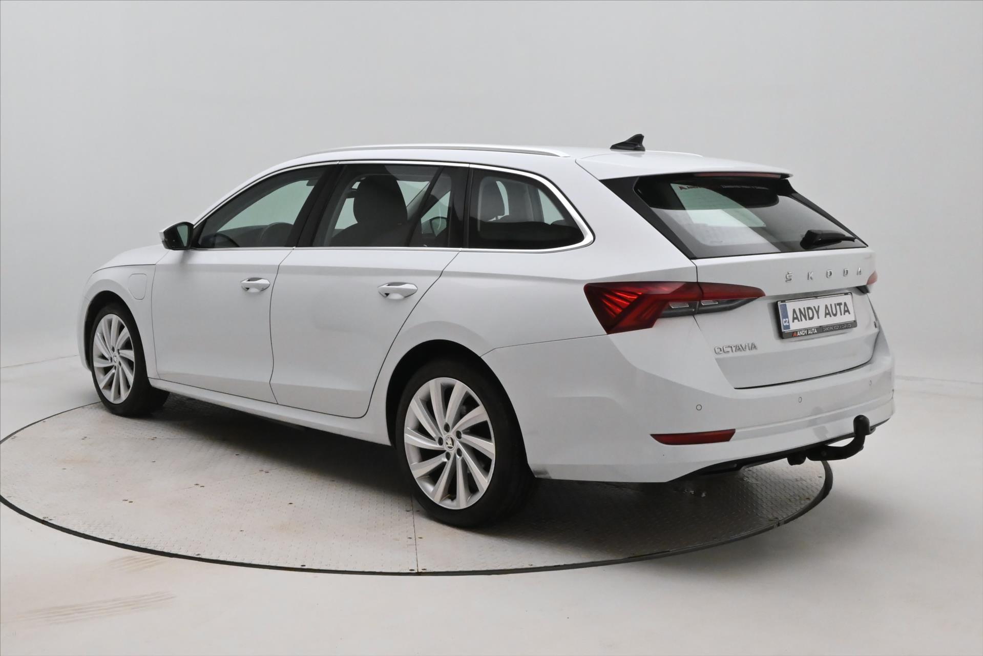 Hlavní fotografie vozu Škoda Octavia 1,4 iV TSI 110kW Style SoH 92% Záruka až 5 let (7)