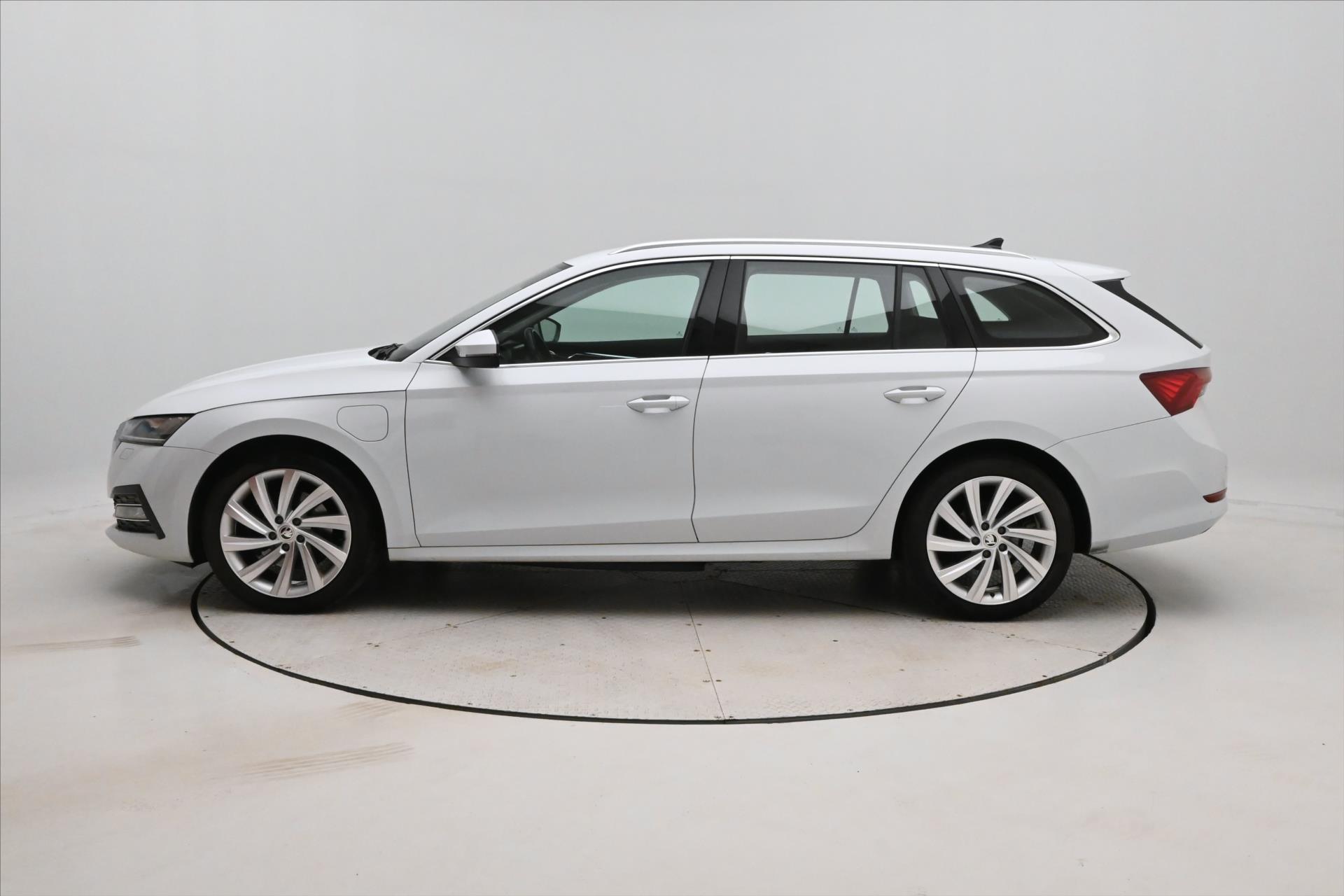 Hlavní fotografie vozu Škoda Octavia 1,4 iV TSI 110kW Style SoH 92% Záruka až 5 let (8)