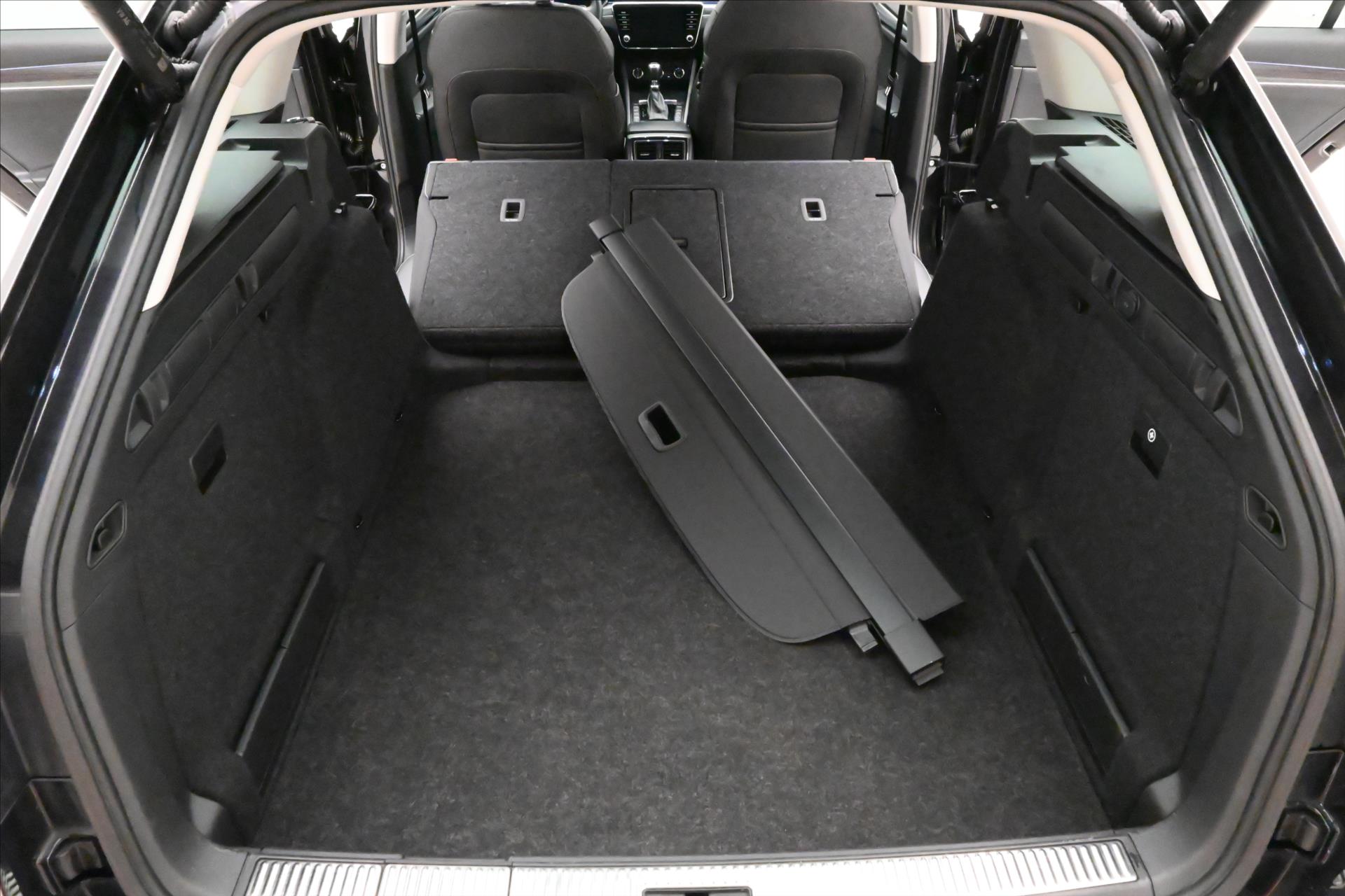 Hlavní fotografie vozu Škoda Superb 2,0 TDI 110 kW DSG Style Záruka až 5 let (11)