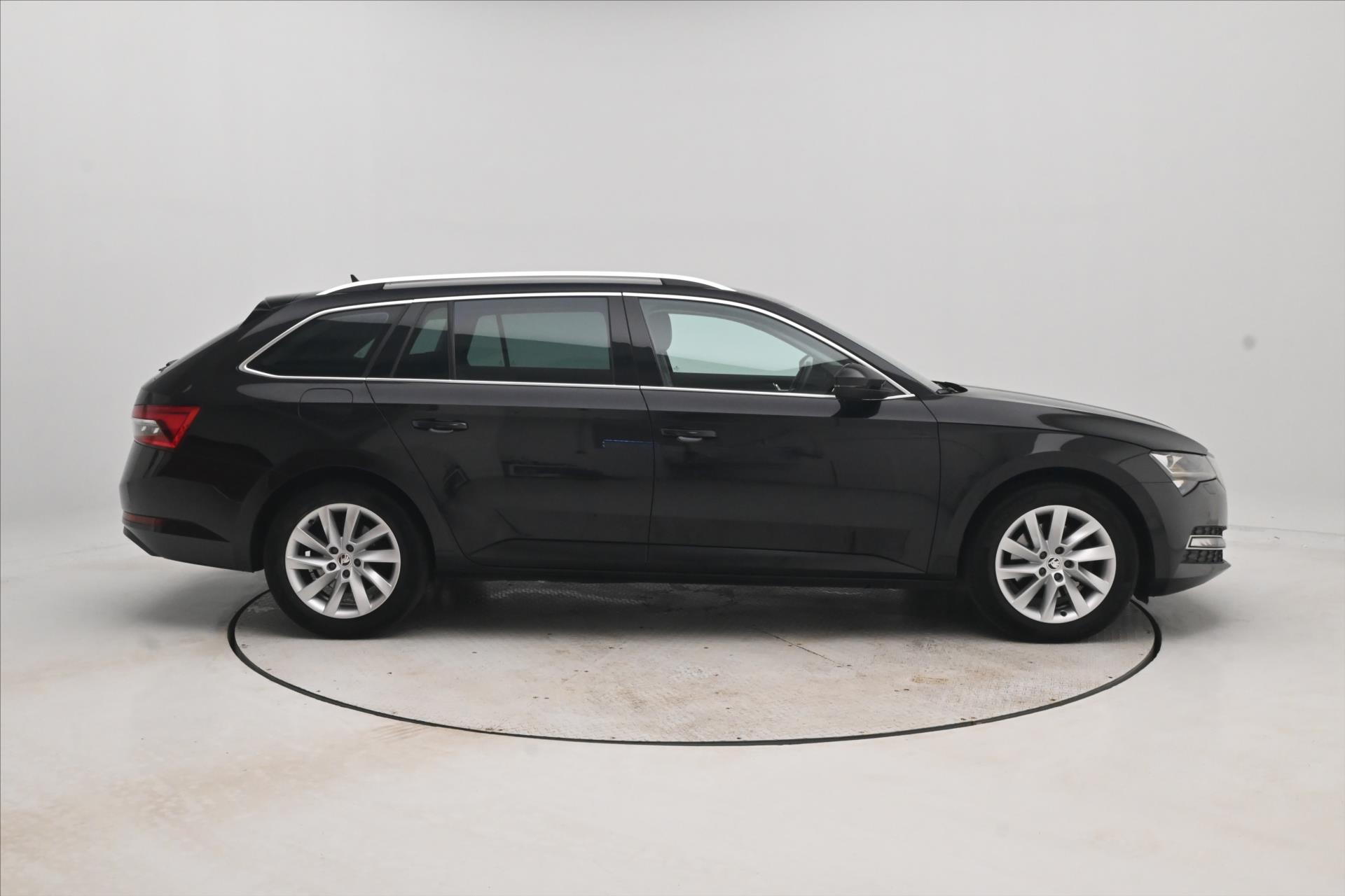 Hlavní fotografie vozu Škoda Superb 2,0 TDI 110 kW DSG Style Záruka až 5 let (4)