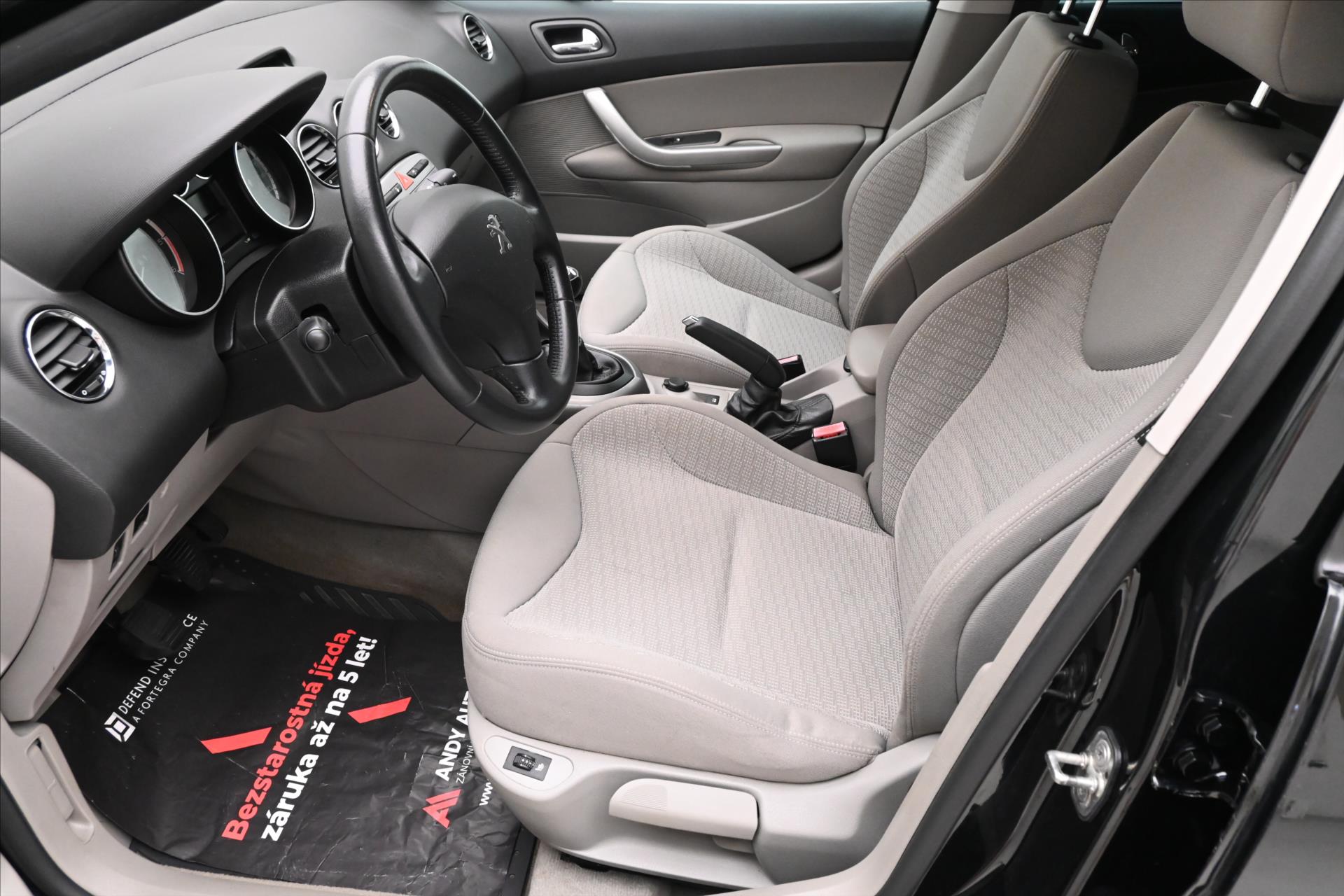 Main photo of the car Peugeot 308 1.6 SW HDI 82 kW Panorama (13)