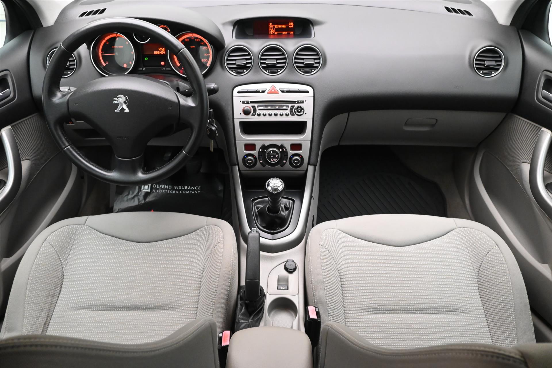 Main photo of the car Peugeot 308 1.6 SW HDI 82 kW Panorama (15)