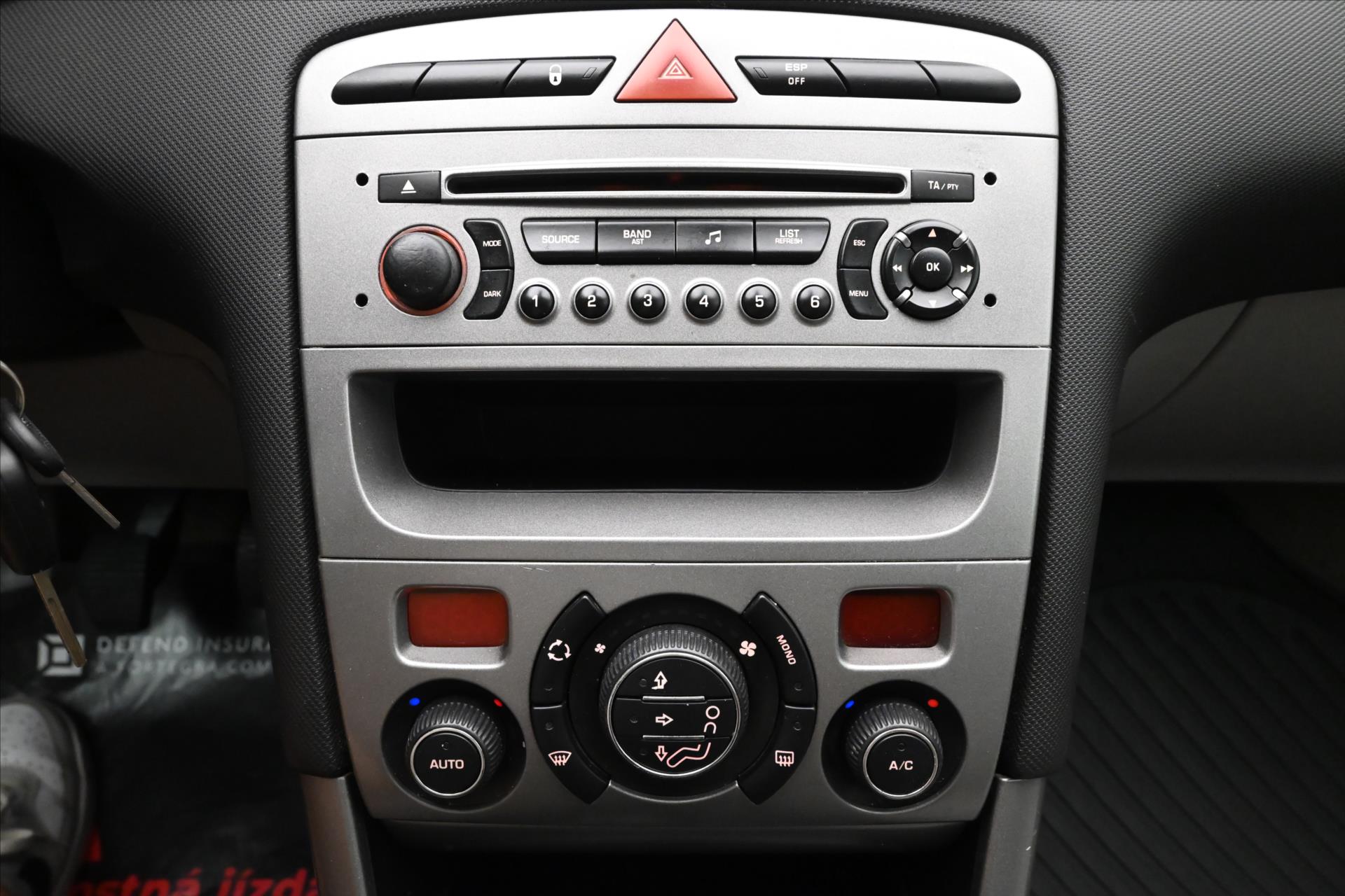 Main photo of the car Peugeot 308 1.6 SW HDI 82 kW Panorama (20)