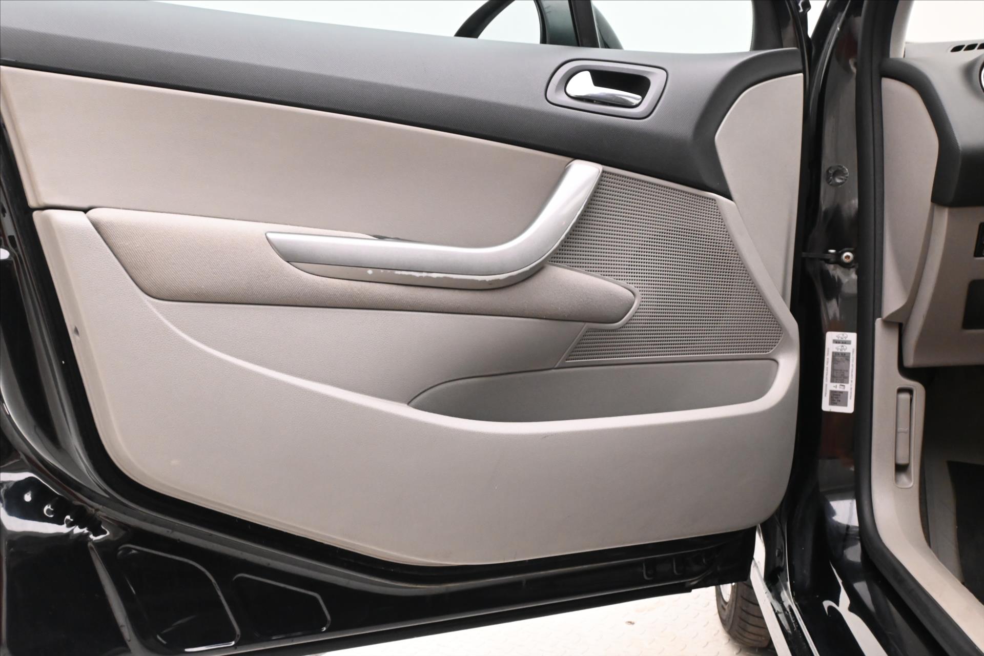 Main photo of the car Peugeot 308 1.6 SW HDI 82 kW Panorama (22)