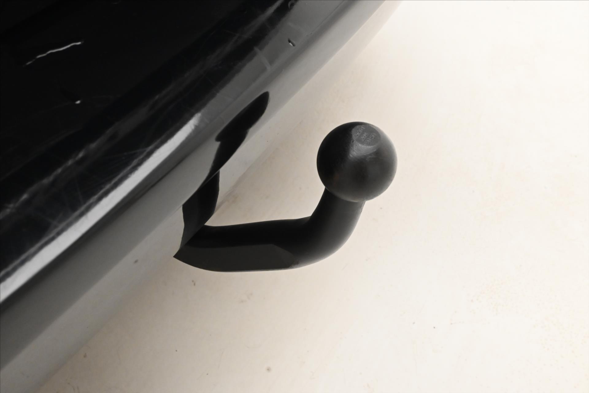 Main photo of the car Peugeot 308 1.6 SW HDI 82 kW Panorama (26)
