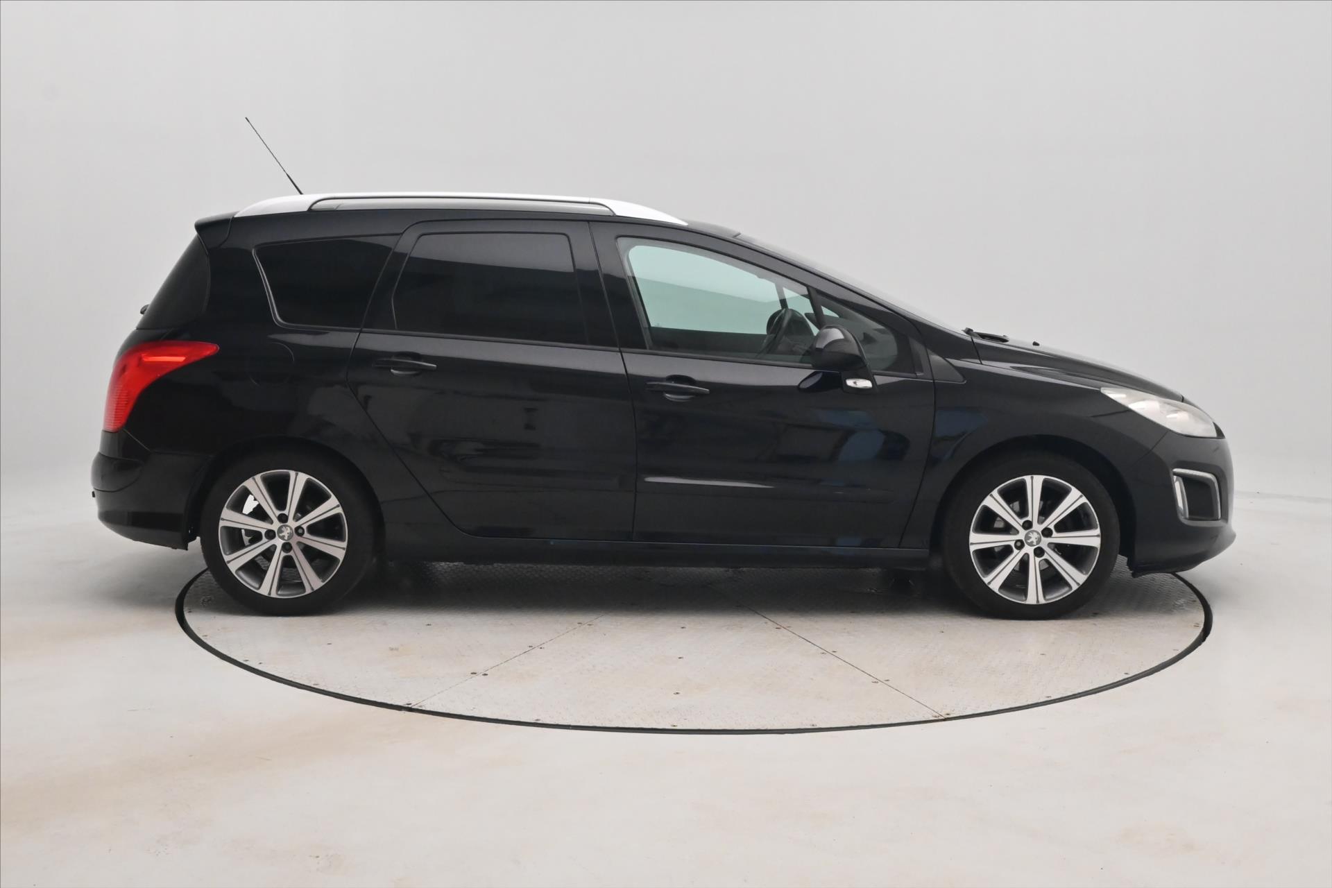 Main photo of the car Peugeot 308 1.6 SW HDI 82 kW Panorama (4)