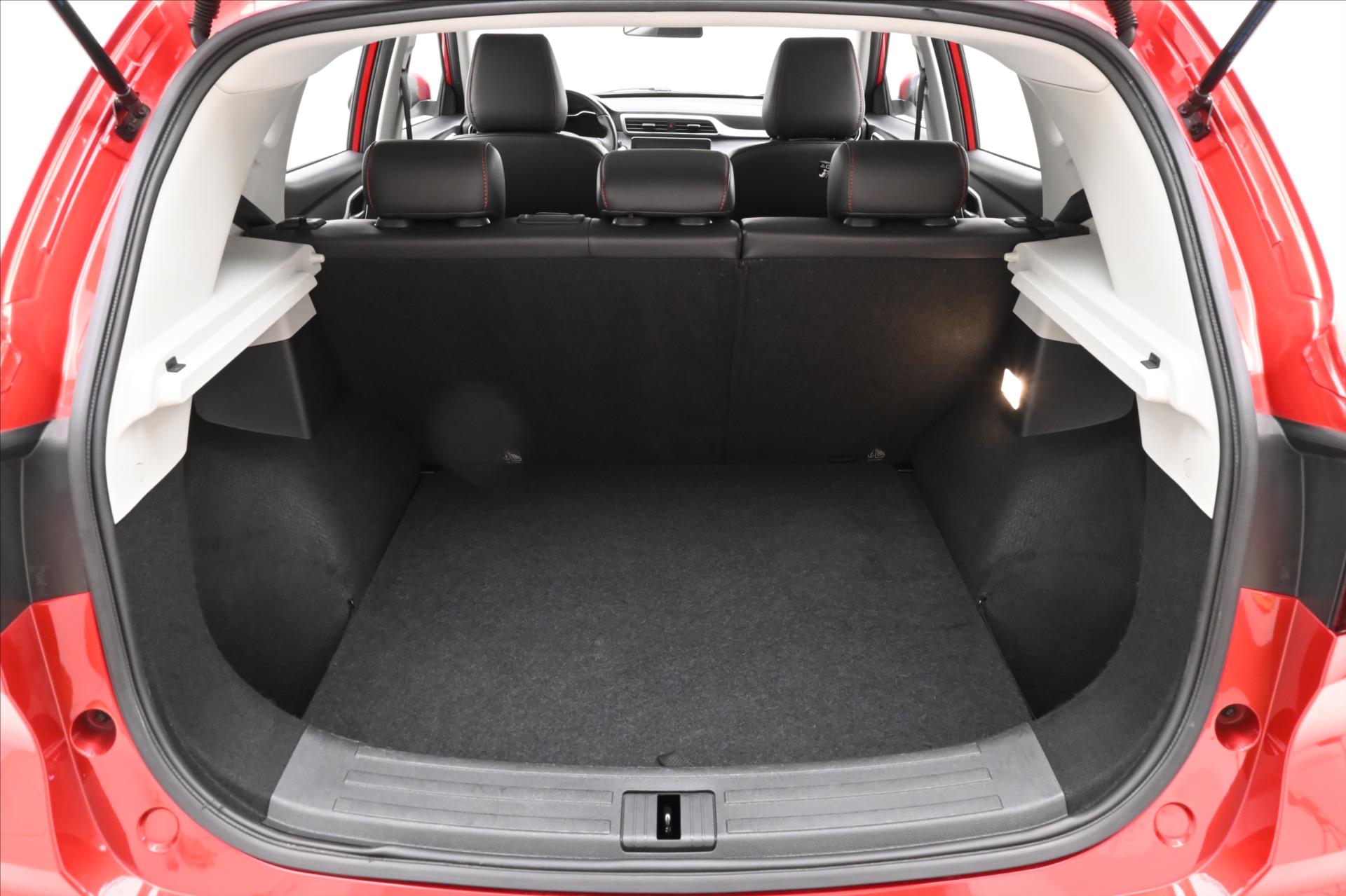 Hlavní fotografie vozu MG ZS 1,0 TGI 82 kW Elegance Záruka až 5 let (10)