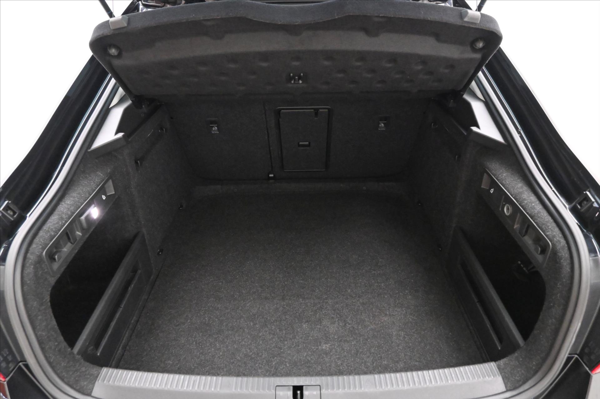 Hlavní fotografie vozu Škoda Superb 2,0 TDI 110 kW DSG Ambition Záruka až 5 let (10)