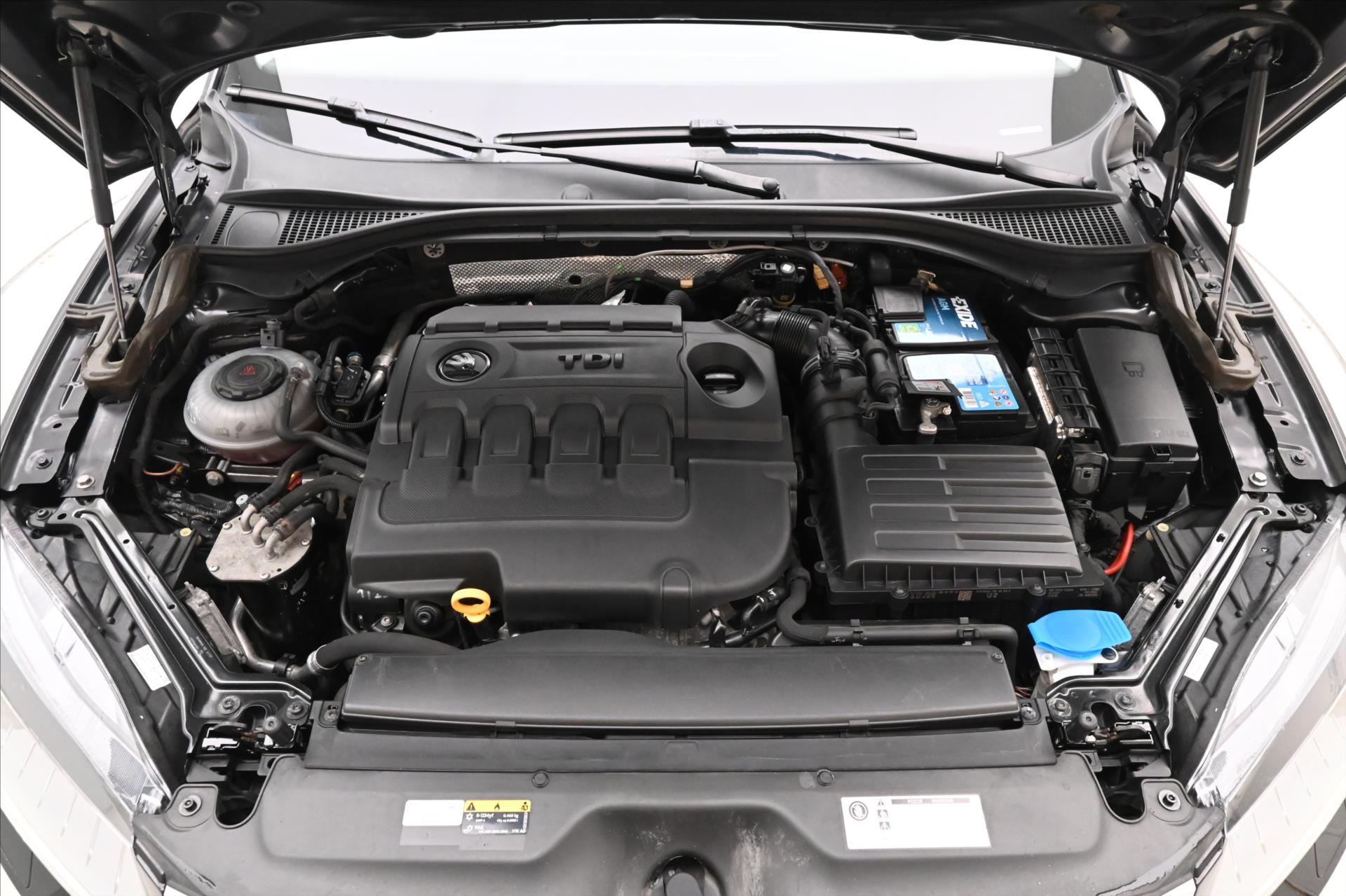 Hlavní fotografie vozu Škoda Superb 2,0 TDI 110 kW DSG Ambition Záruka až 5 let (9)