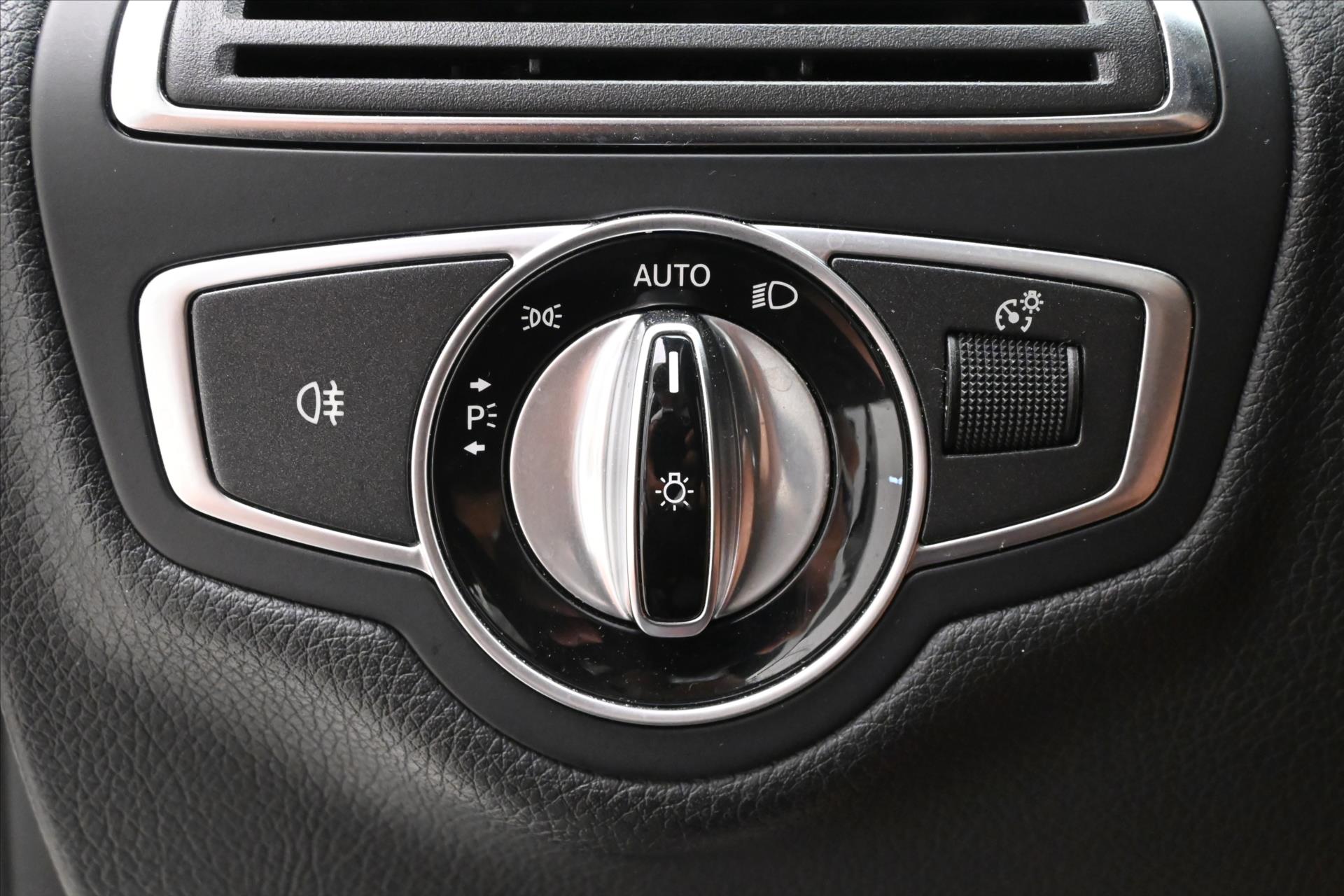 Hlavní fotografie vozu Mercedes-Benz Třídy C 2,2 220d 4Matic 9G-Tronic Záruka až 5 let (24)