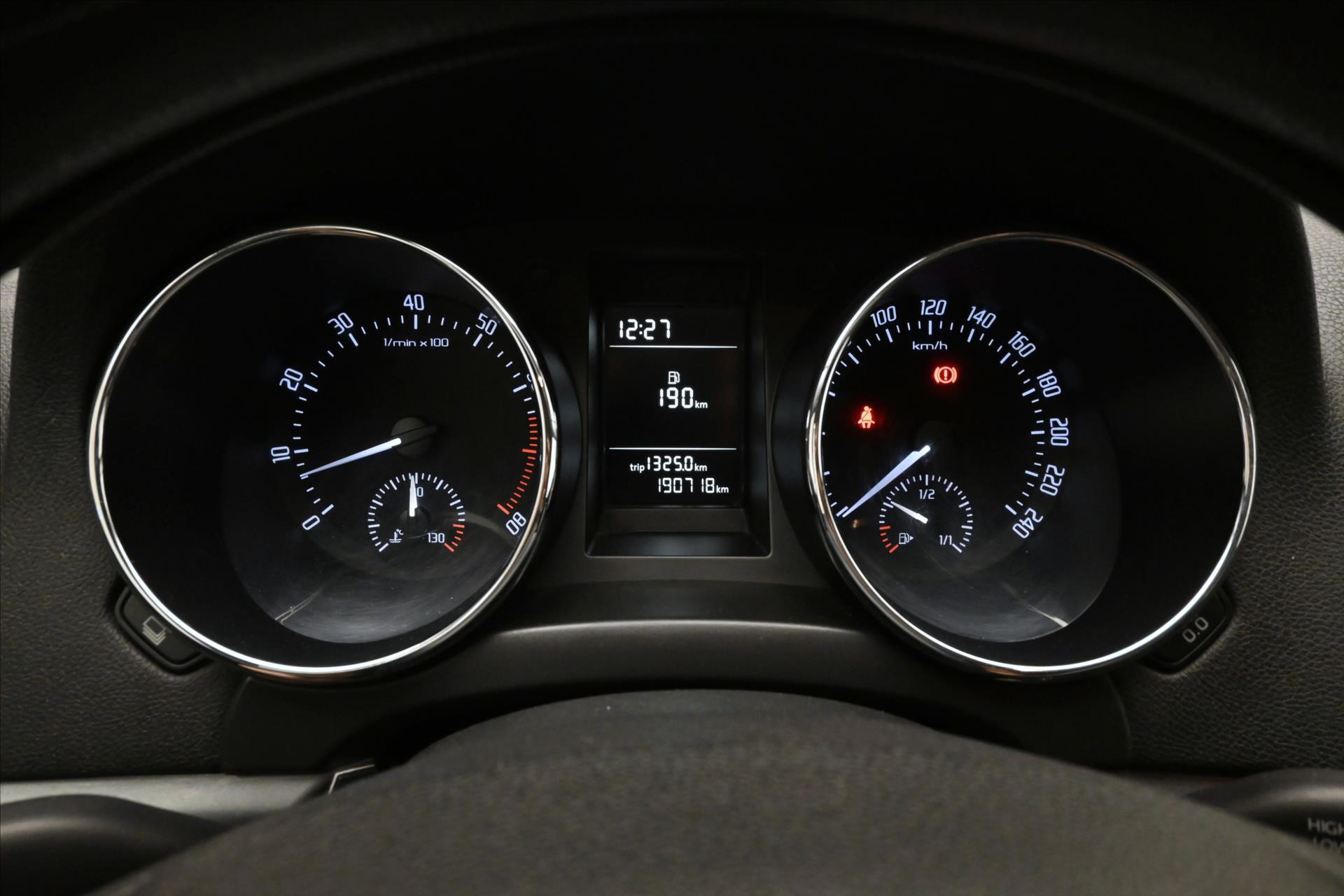 Hlavní fotografie vozu Škoda Yeti 1,2 TSI 77 kW KLIMA TAŽNÉ (16)