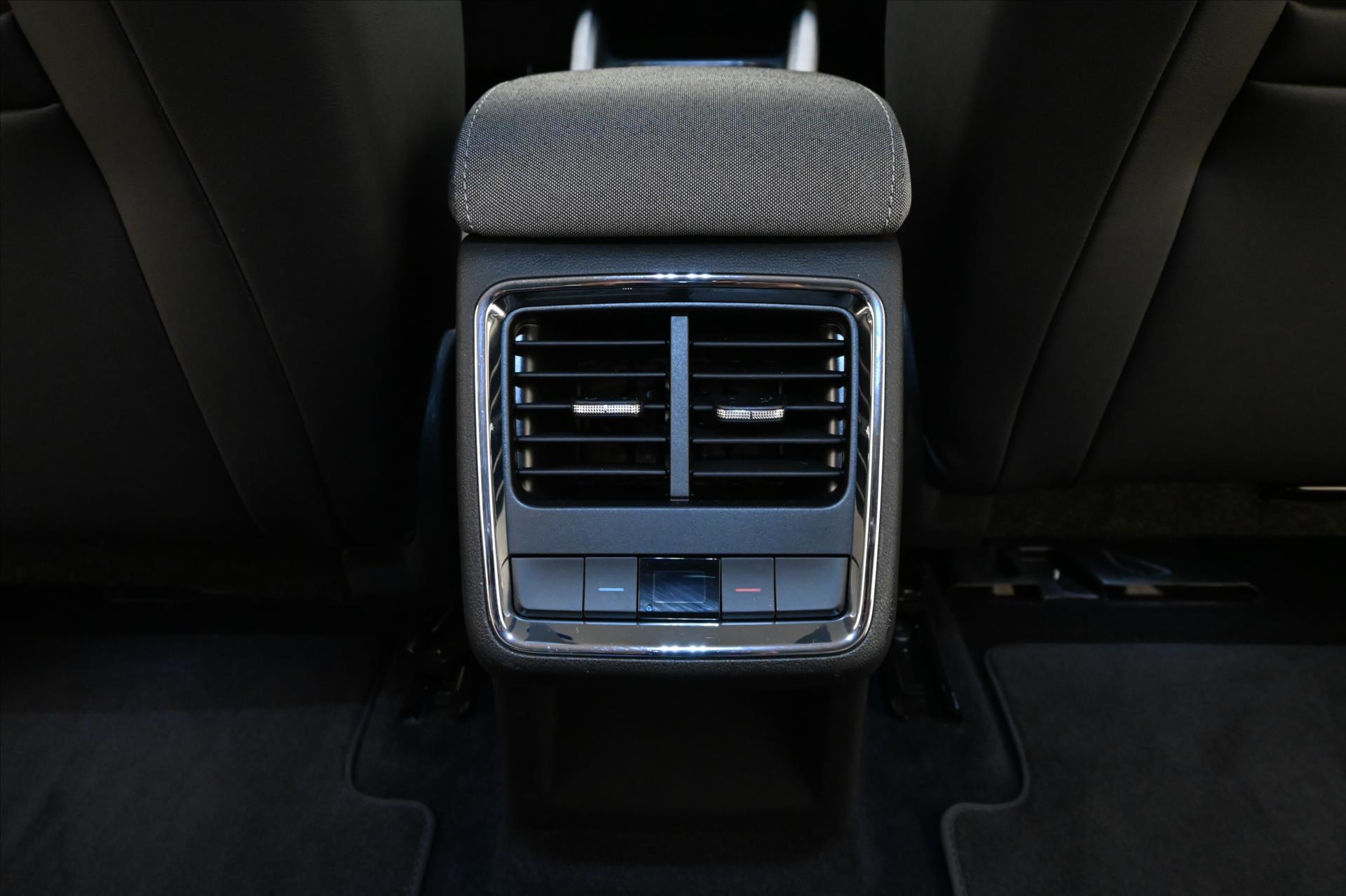 Hlavní fotografie vozu Škoda Enyaq iV 60 132 kW SoH 89% Záruka až 3 roky (22)