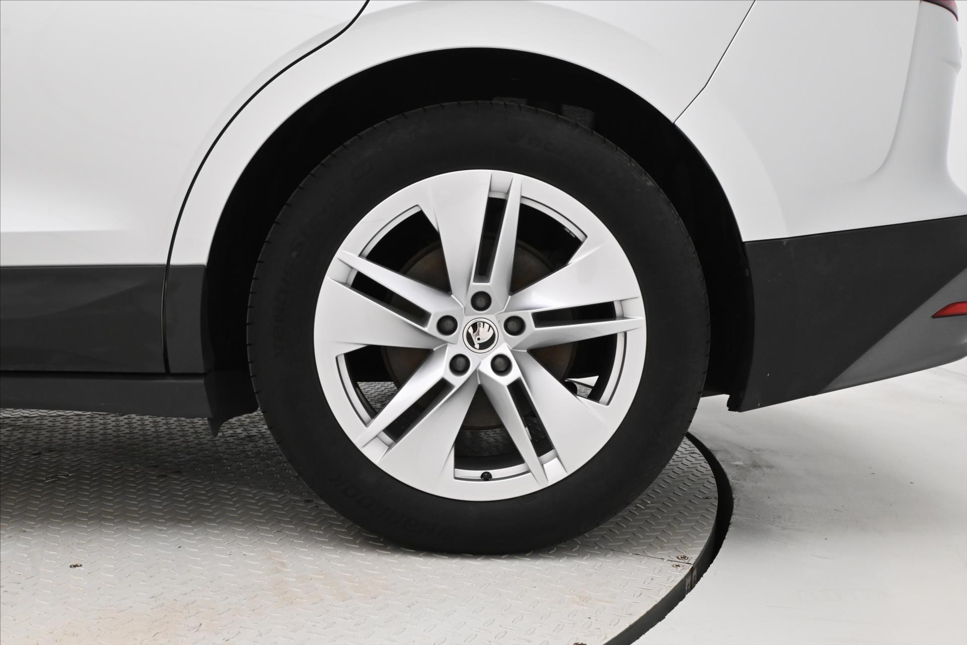 Hlavní fotografie vozu Škoda Enyaq iV 60 132 kW SoH 89% Záruka až 3 roky (32)
