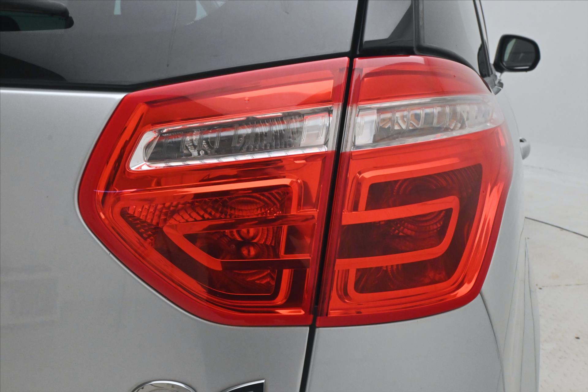 Hlavní fotografie vozu Citroën C4 Picasso 1,6 HDi 80 kW KLIMA Tažné (26)