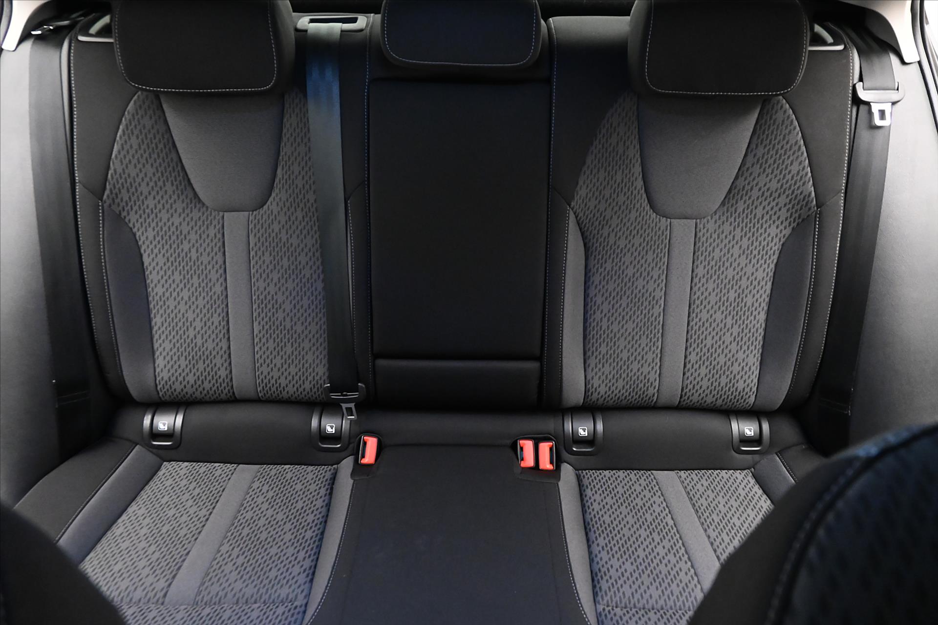 Hlavní fotografie vozu Škoda Octavia 2,0 TDI 110kW DSG Style Záruka až 5 let (30)