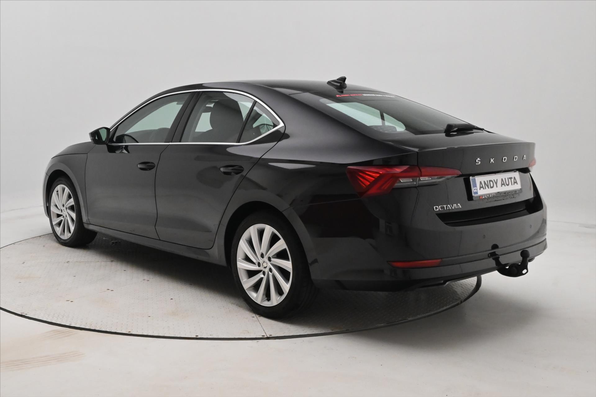 Hlavní fotografie vozu Škoda Octavia 2,0 TDI 110kW DSG Style Záruka až 5 let (8)