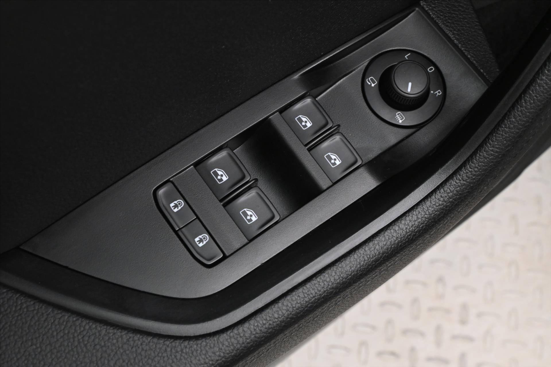 Hlavní fotografie vozu Škoda Superb 2,0 TDI 110 kW DSG STYLE Záruka až 5 let (26)