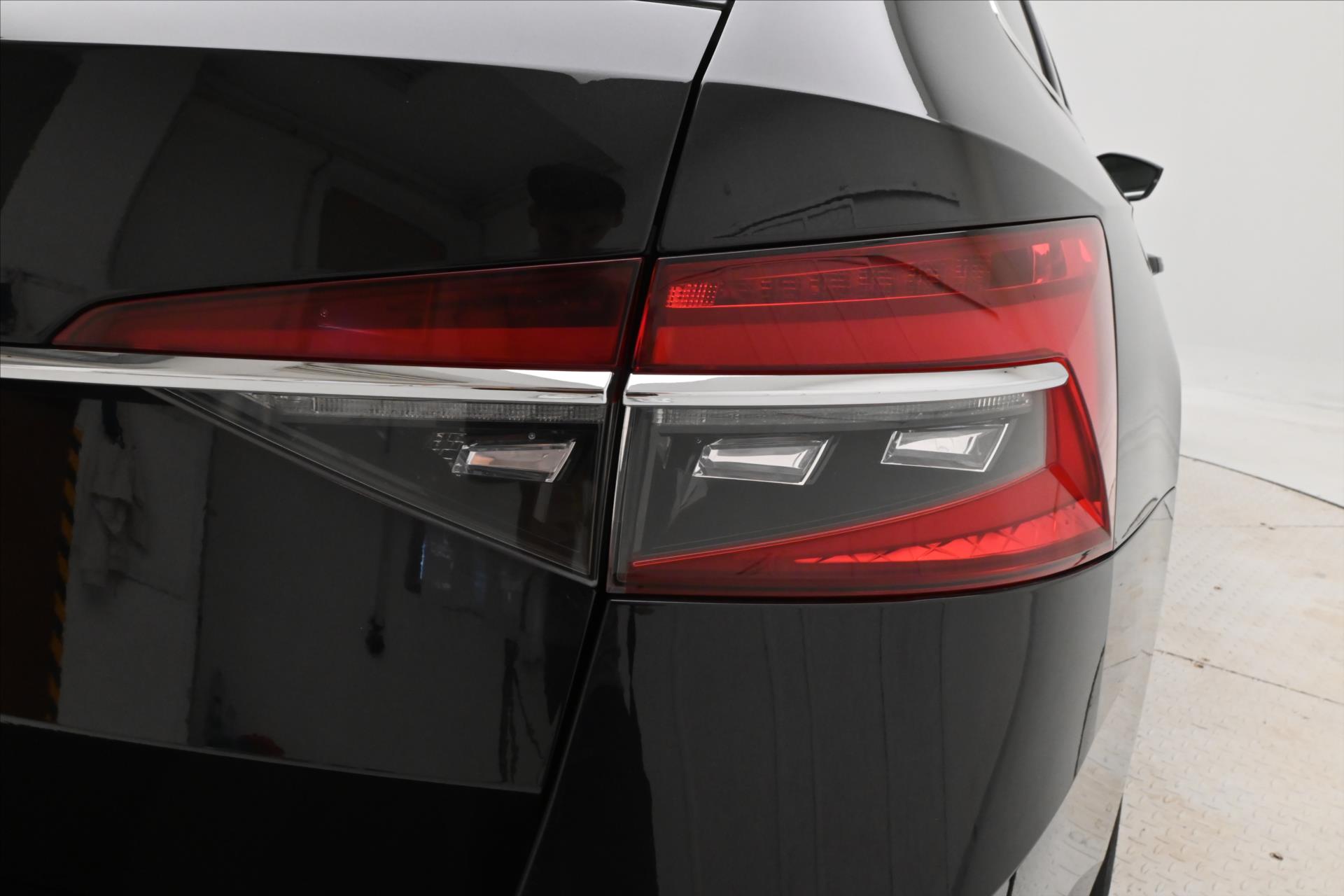 Hlavní fotografie vozu Škoda Superb 2,0 TDI 110 kW DSG STYLE Záruka až 5 let (32)