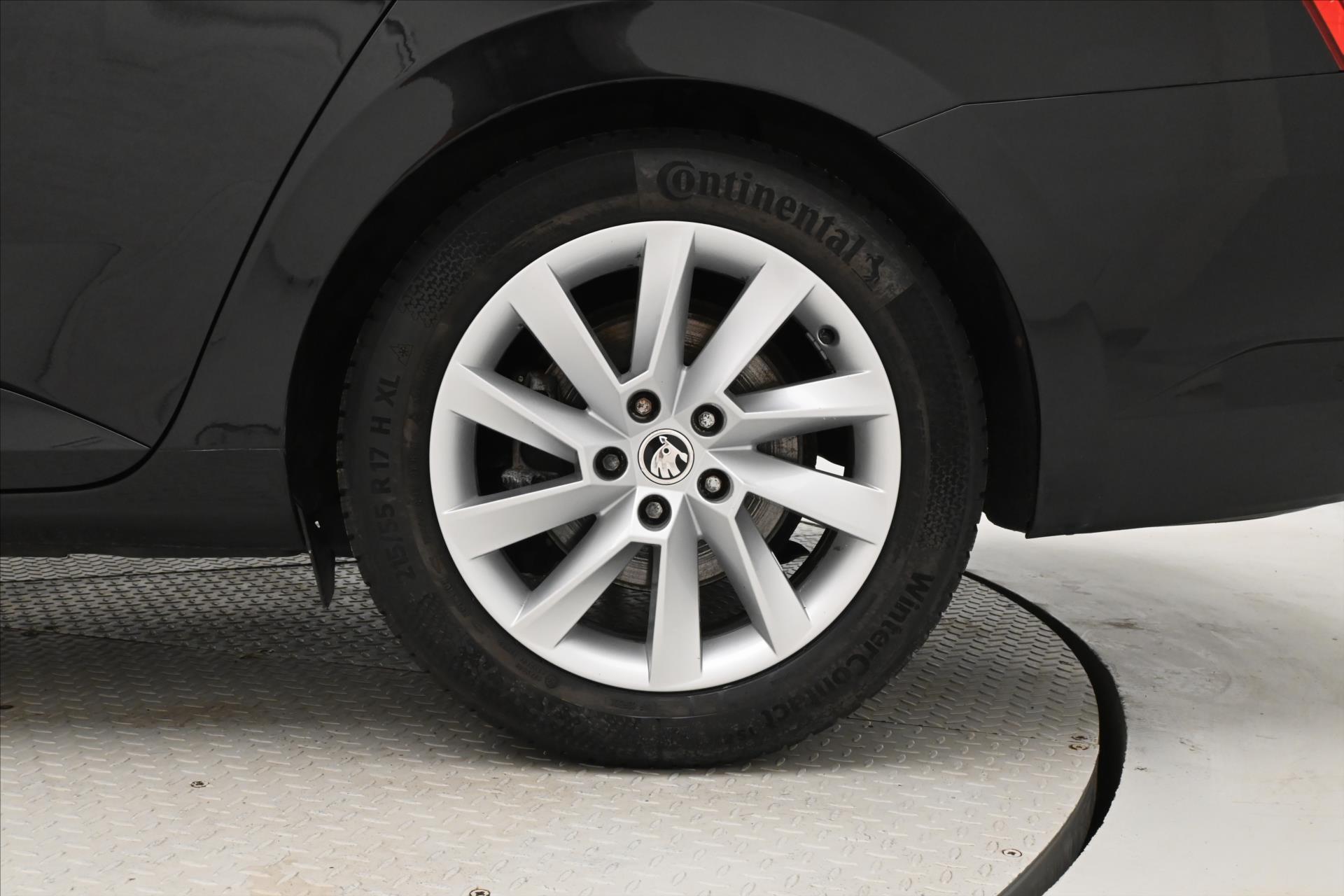 Hlavní fotografie vozu Škoda Superb 2,0 TDI 110 kW DSG STYLE Záruka až 5 let (33)