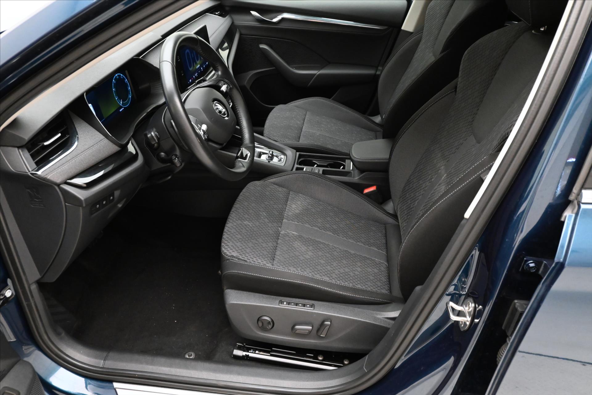 Hlavní fotografie vozu Škoda Octavia 2,0 TDI 110kW DSG Style Záruka až 5 let (13)