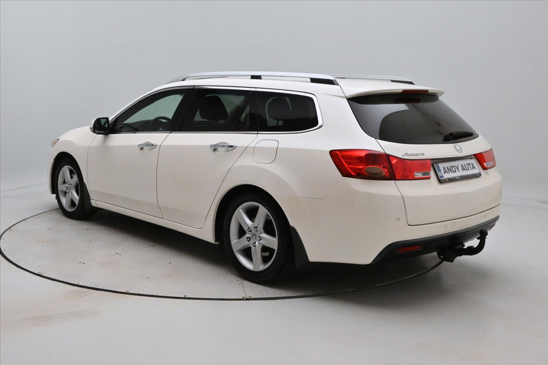 Hlavní fotografie vozu Honda Accord 2,2 i-DTEC 110kW Manuál (7)