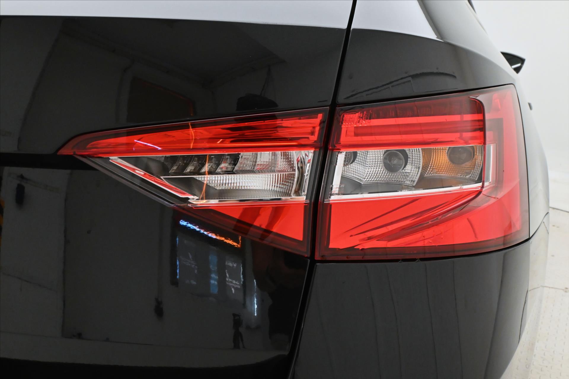 Main photo of the car Skoda Superb 2.0 TDI 110kW DSG Style Warranty up to 5 years (31)