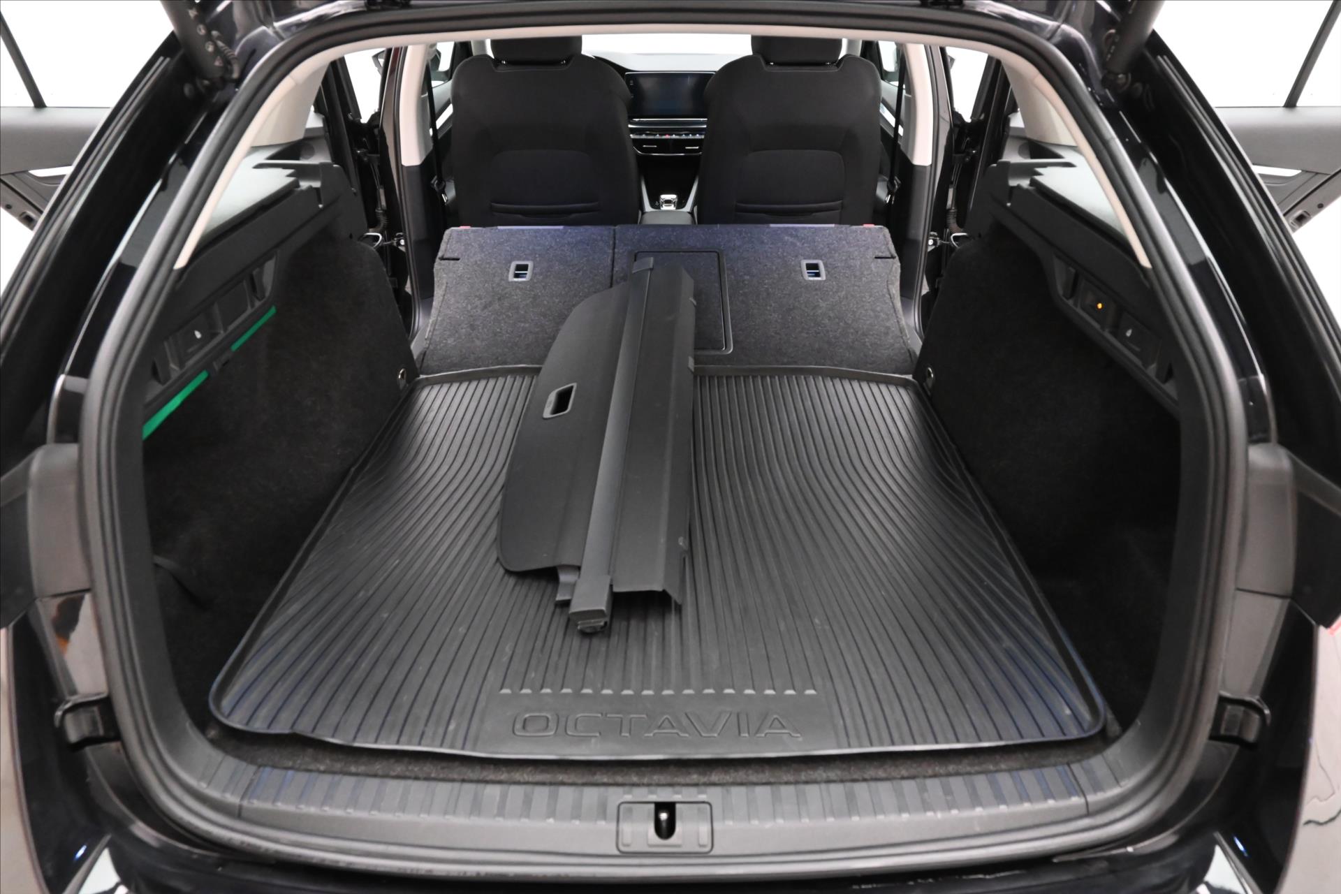 Hlavní fotografie vozu Škoda Octavia 2,0 TDI 110 kW DSG MATRIX LED Záruka až 5 let (11)