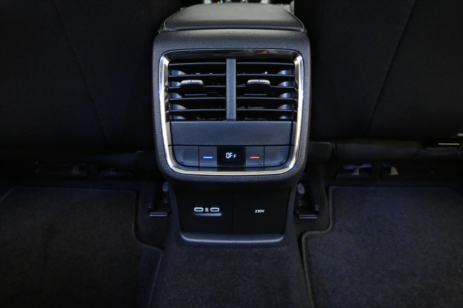 Hlavní fotografie vozu Škoda Octavia 2,0 TDI 110 kW DSG MATRIX LED Záruka až 5 let (22)