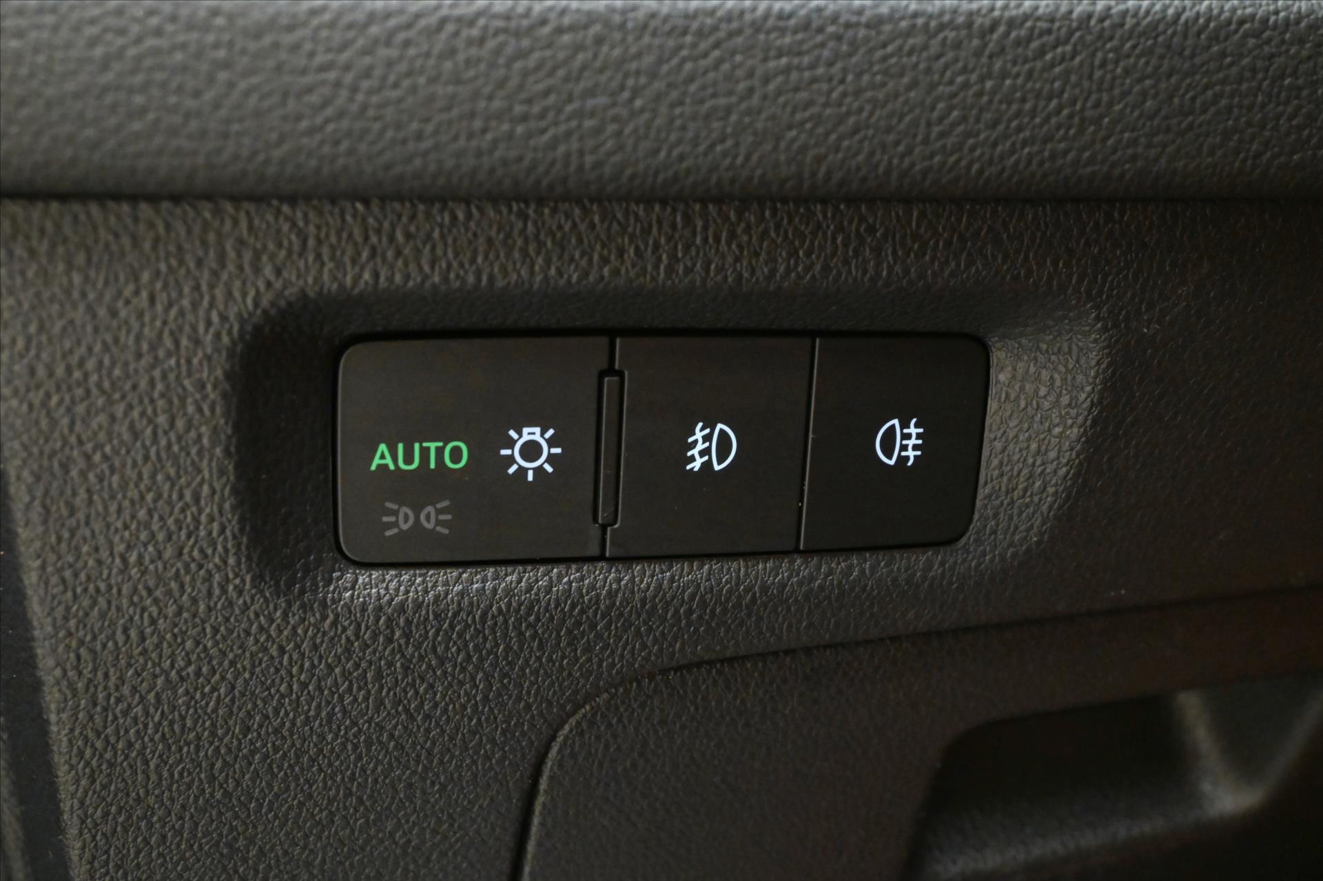 Hlavní fotografie vozu Škoda Octavia 2,0 TDI 110 kW DSG MATRIX LED Záruka až 5 let (27)