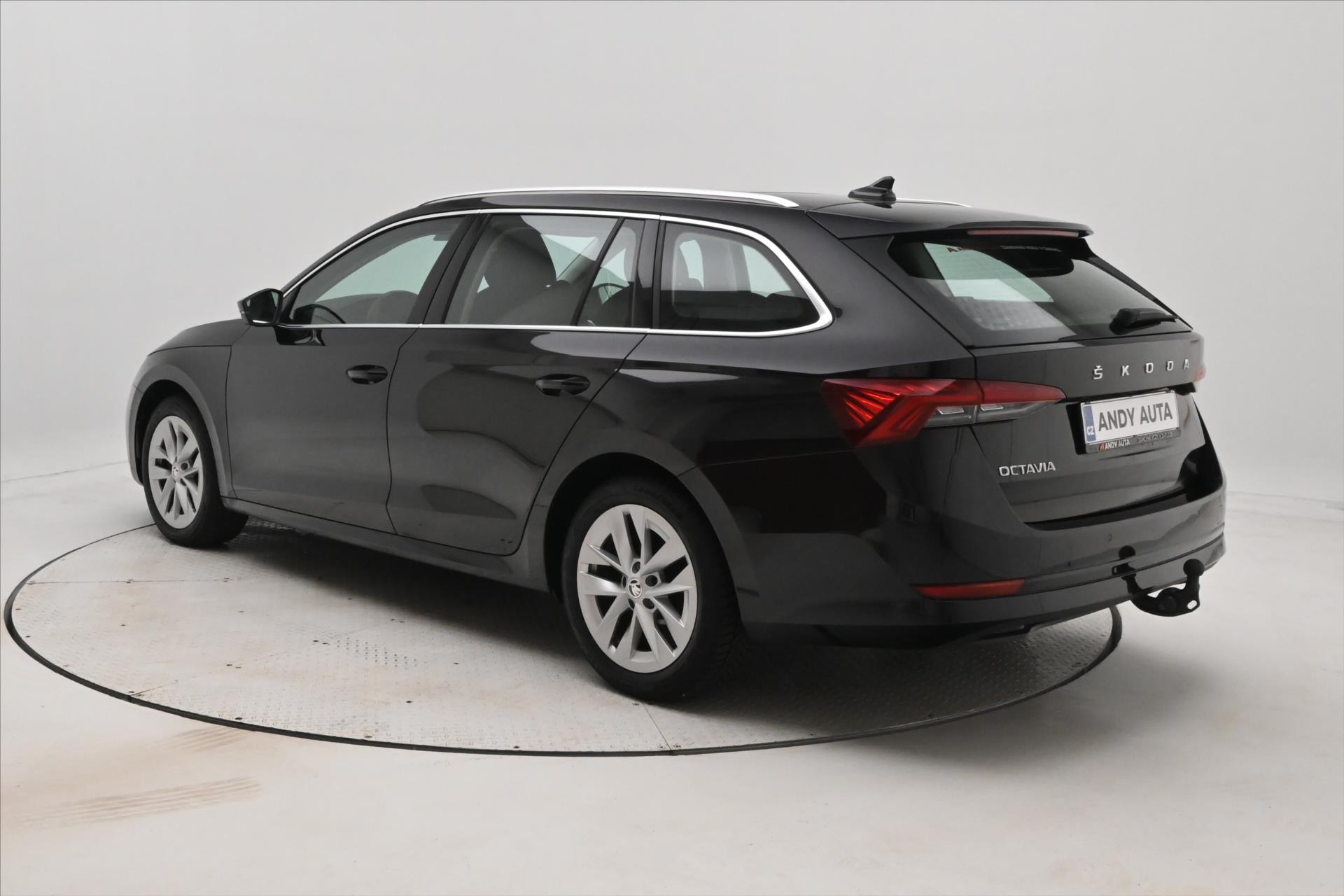 Hlavní fotografie vozu Škoda Octavia 2,0 TDI 110 kW DSG MATRIX LED Záruka až 5 let (7)