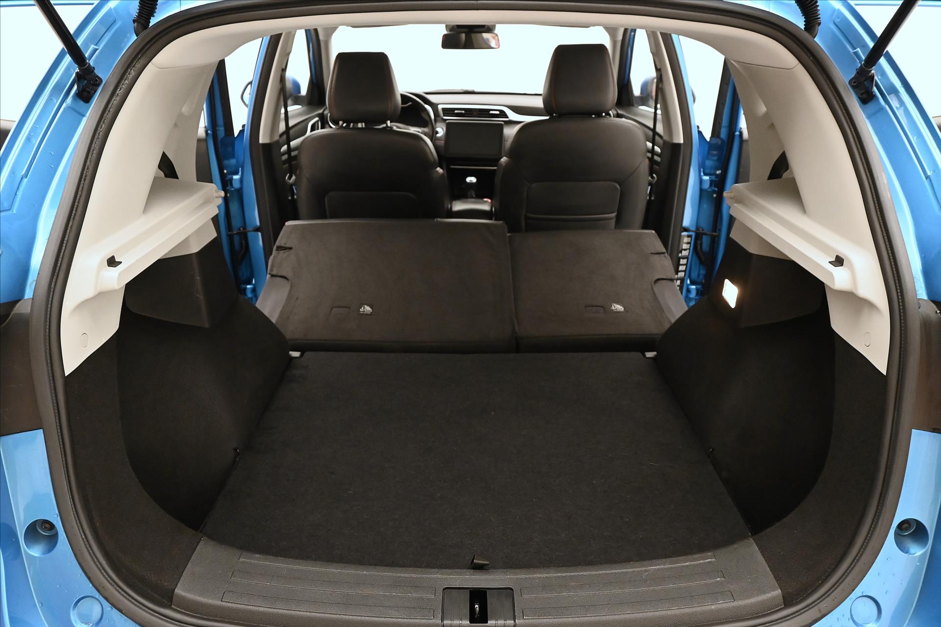Hlavní fotografie vozu MG ZS 1,0 TGI 82 kW Elegance Záruka až 5 let (11)