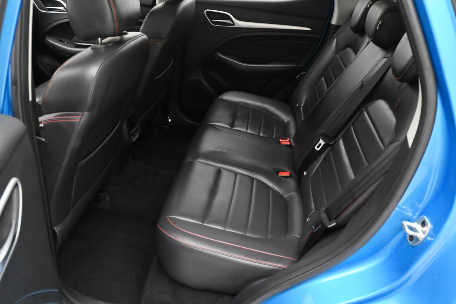 Hlavní fotografie vozu MG ZS 1,0 TGI 82 kW Elegance Záruka až 5 let (14)